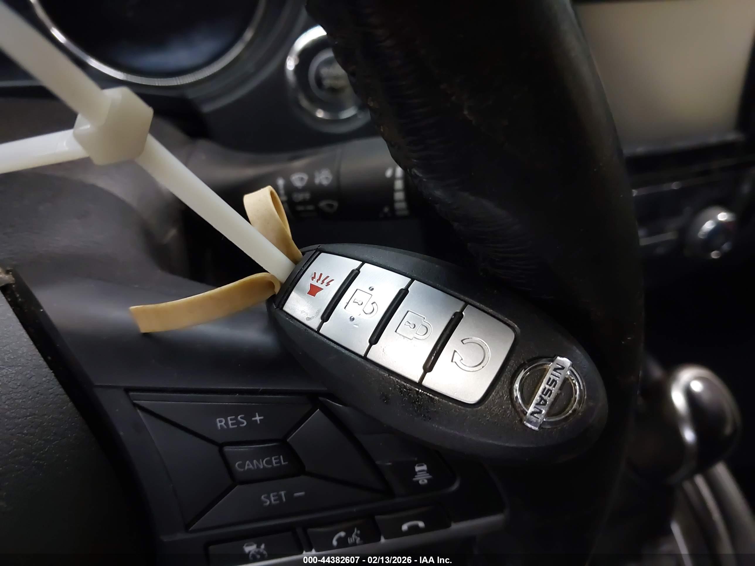 NISSAN ROGUE image 11