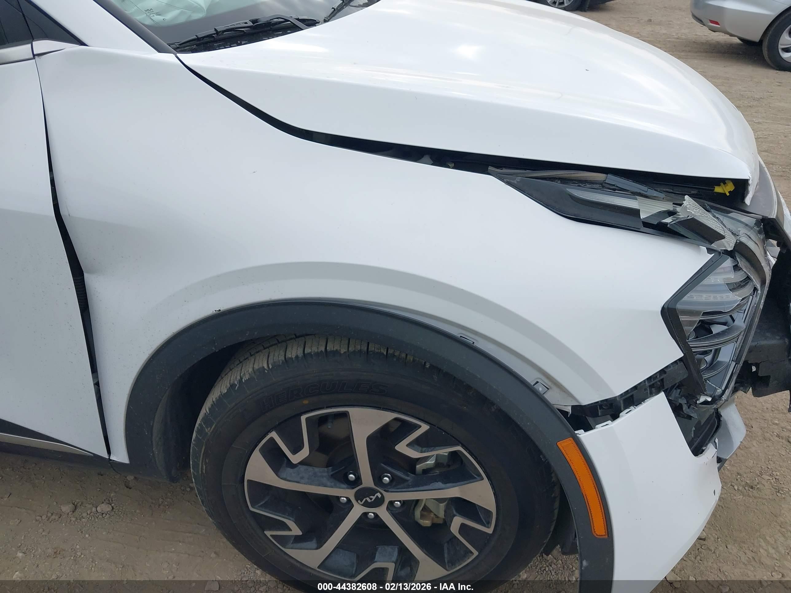 KIA SPORTAGE image 6