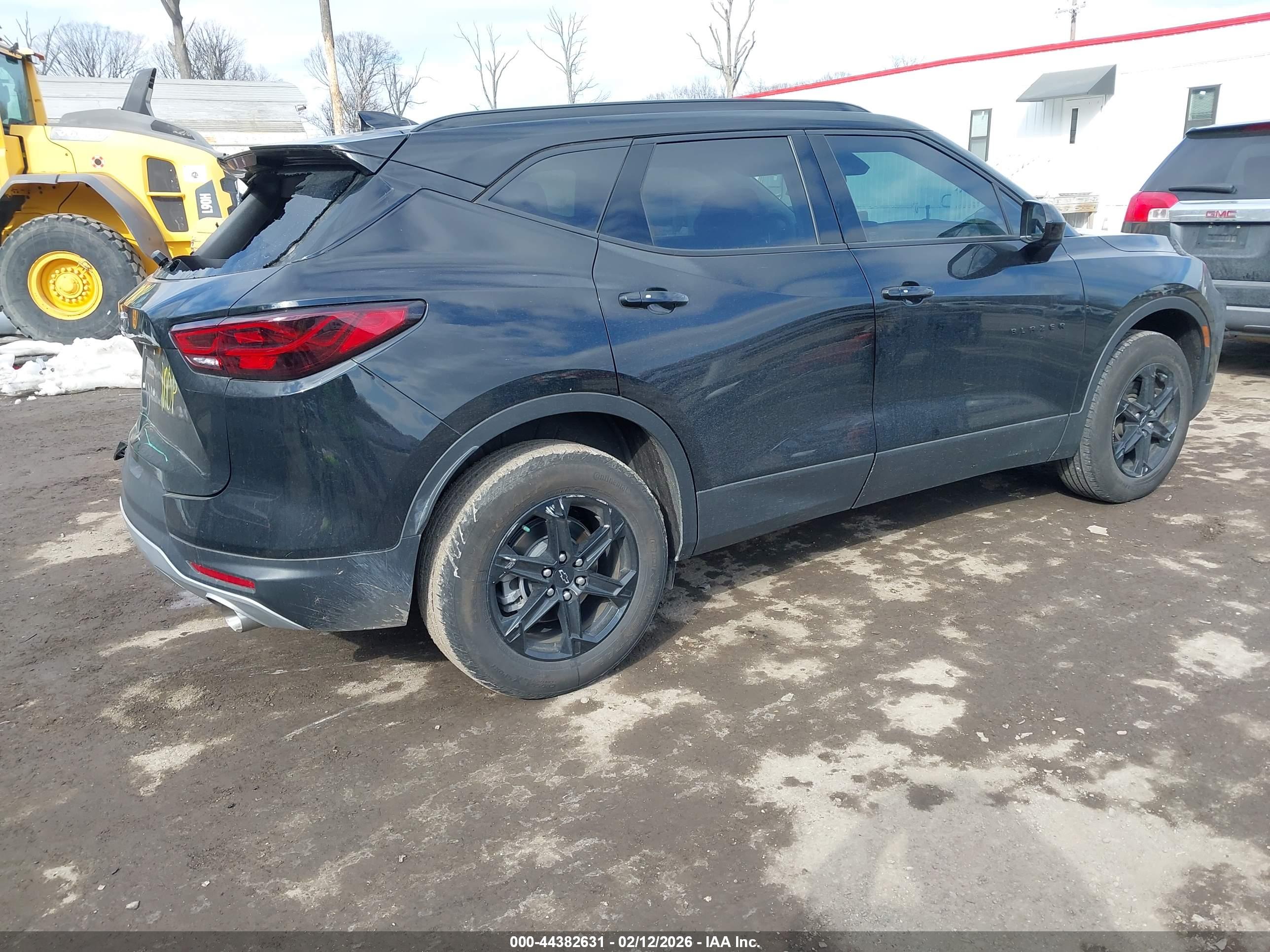 CHEVROLET BLAZER image 4