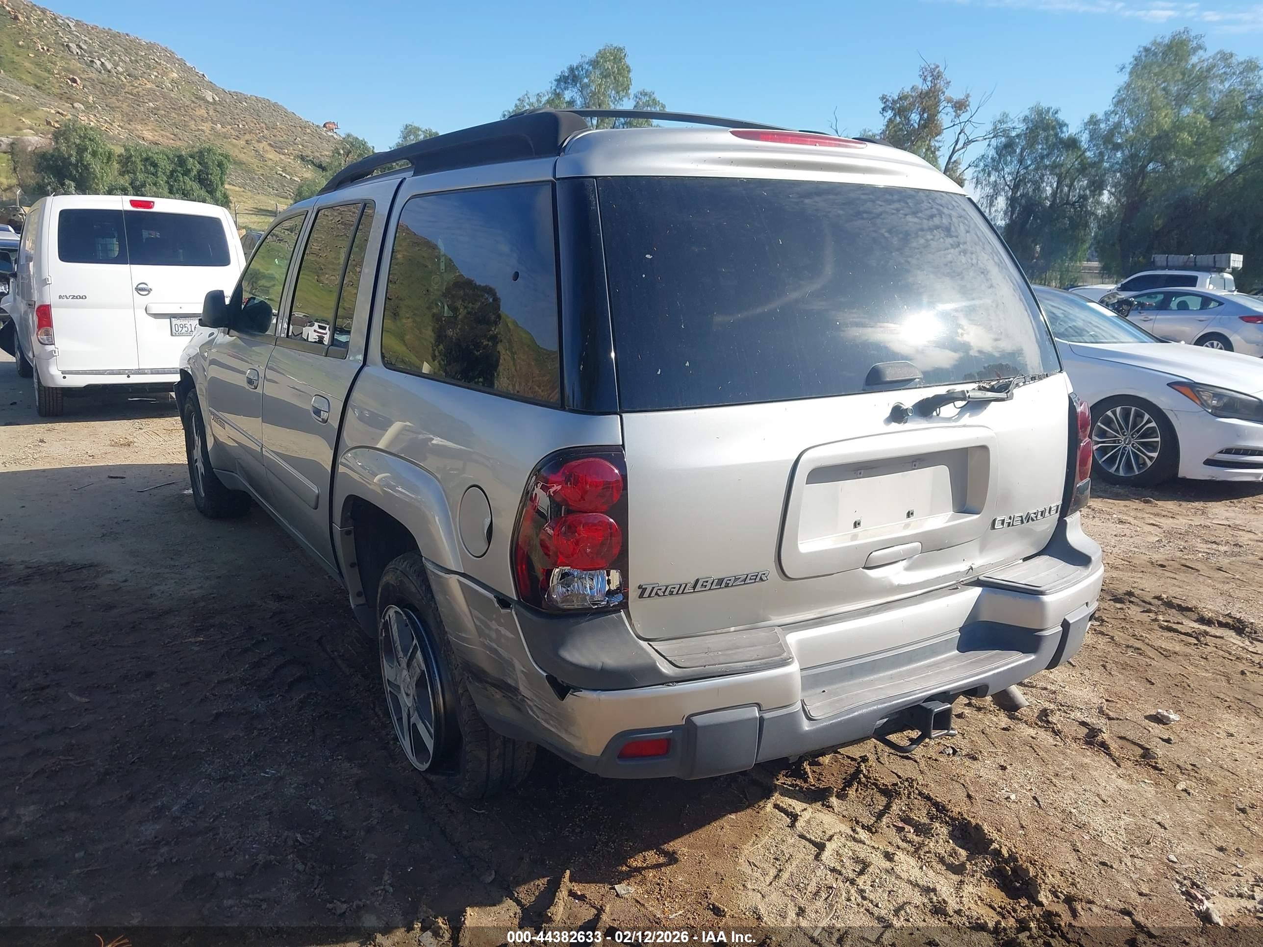 CHEVROLET TRAILBLAZER image 3