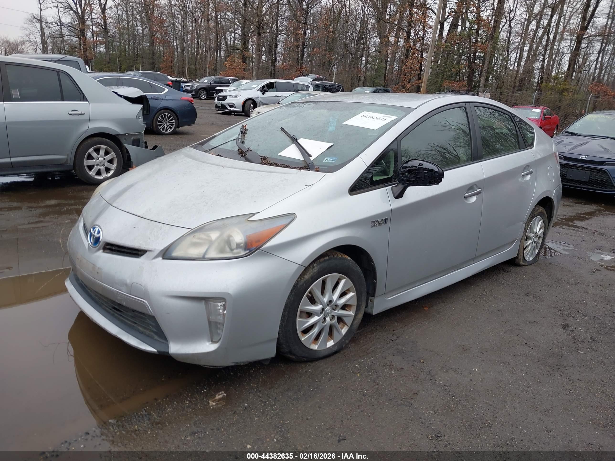 TOYOTA PRIUS image 2