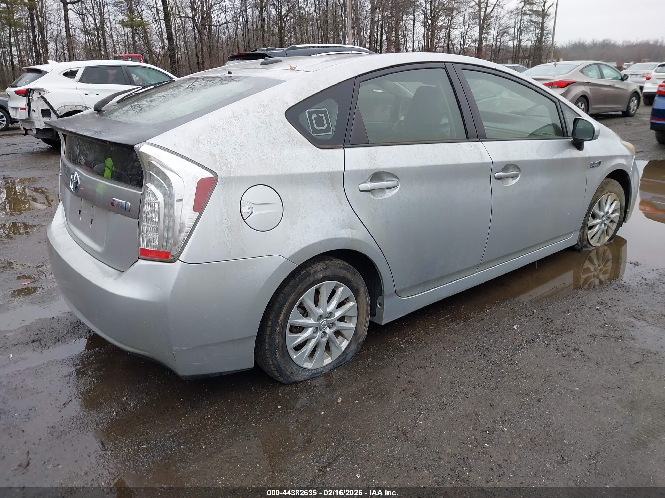 TOYOTA PRIUS image 4