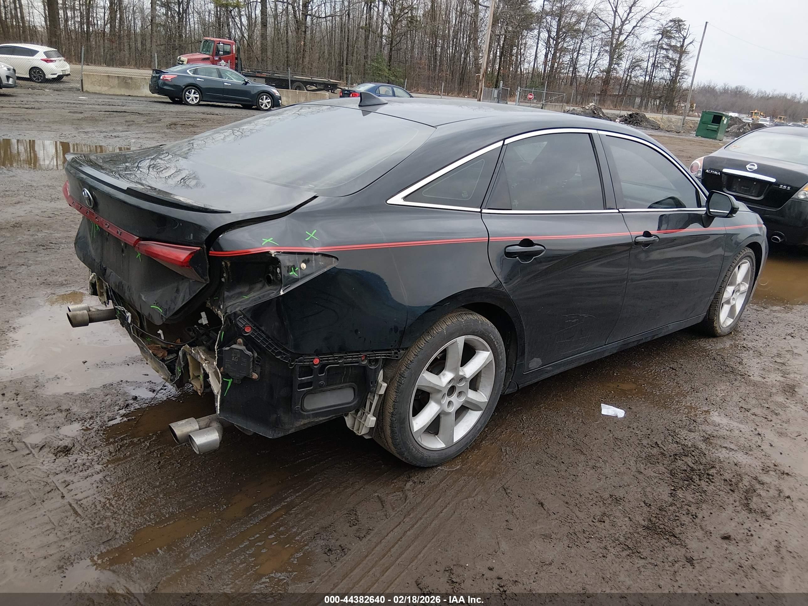 TOYOTA AVALON image 4