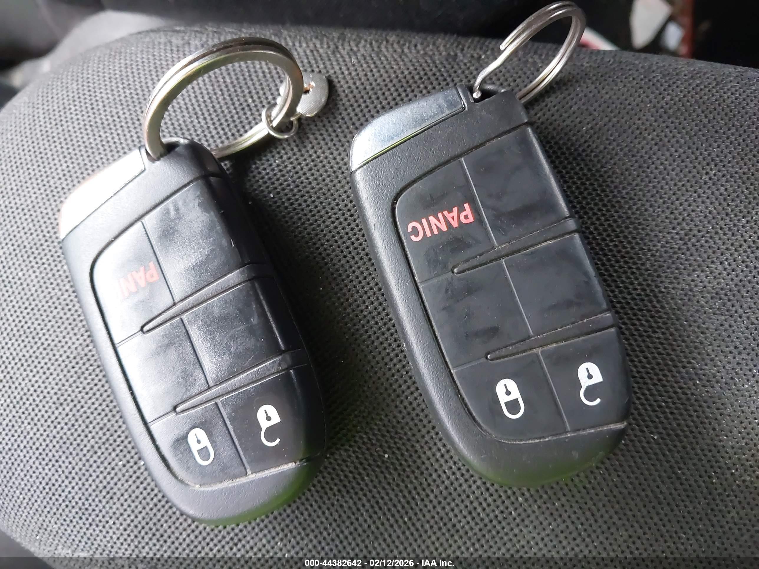 JEEP RENEGADE image 11