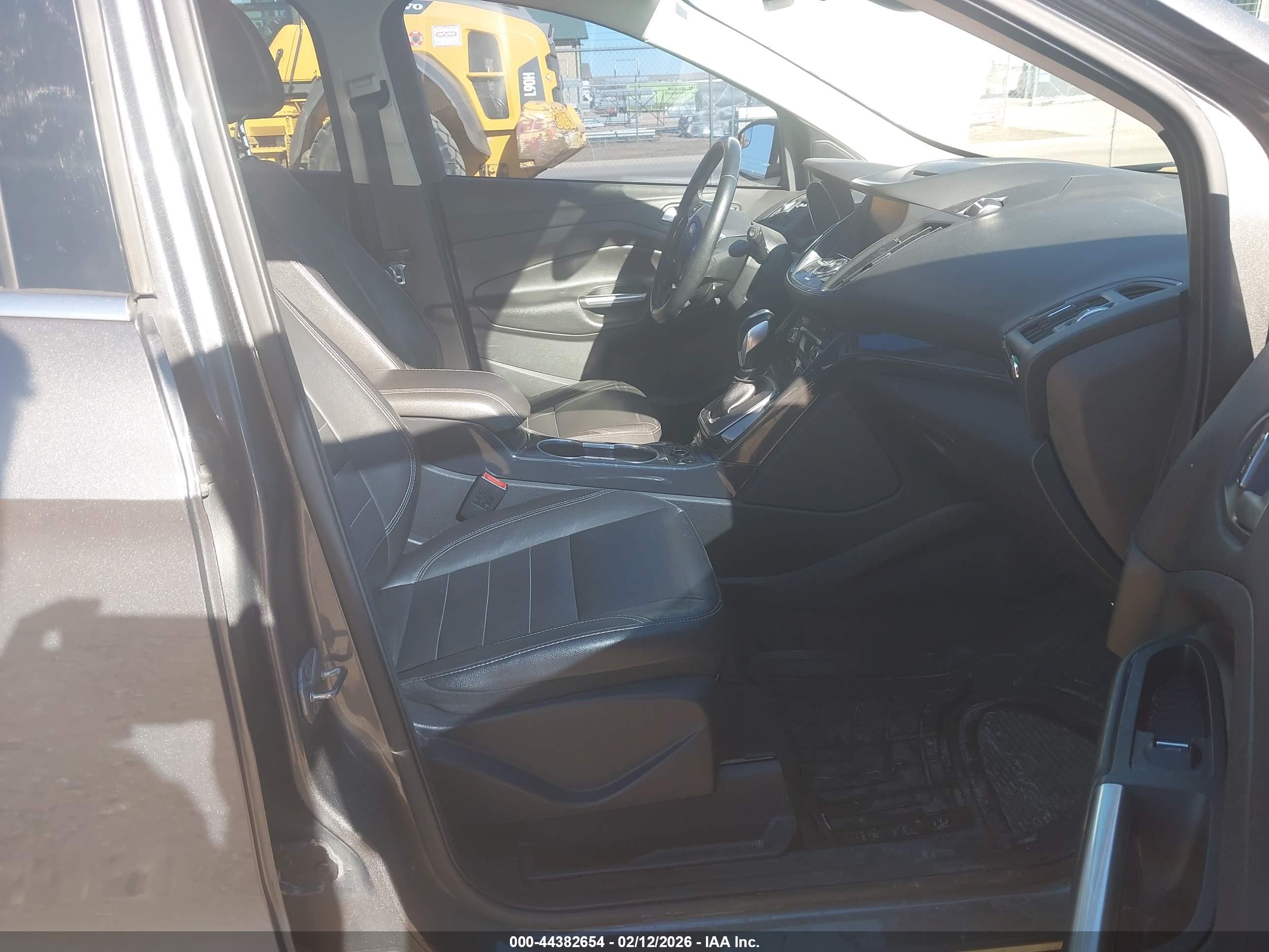 FORD ESCAPE image 5