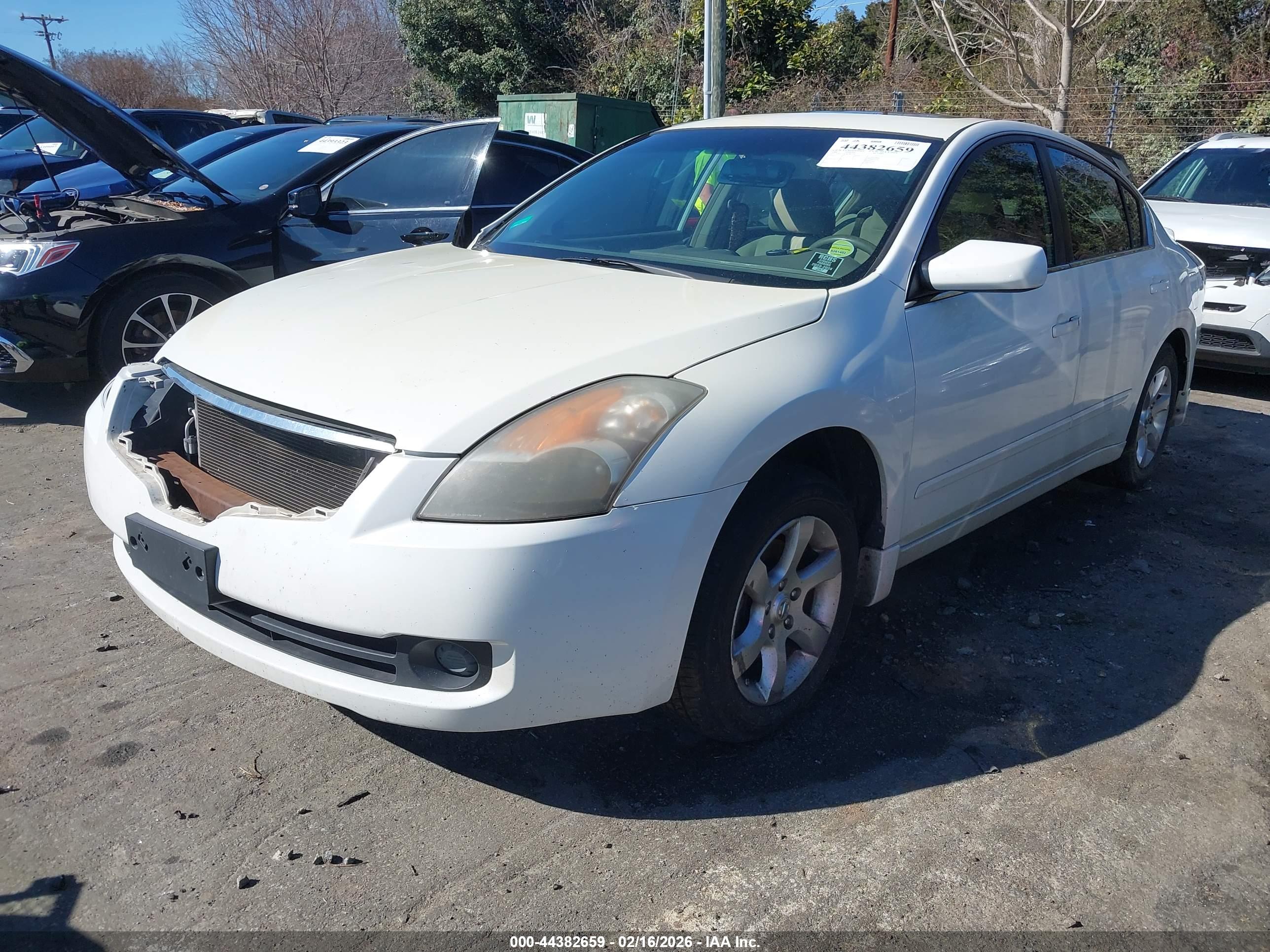 NISSAN ALTIMA image 2