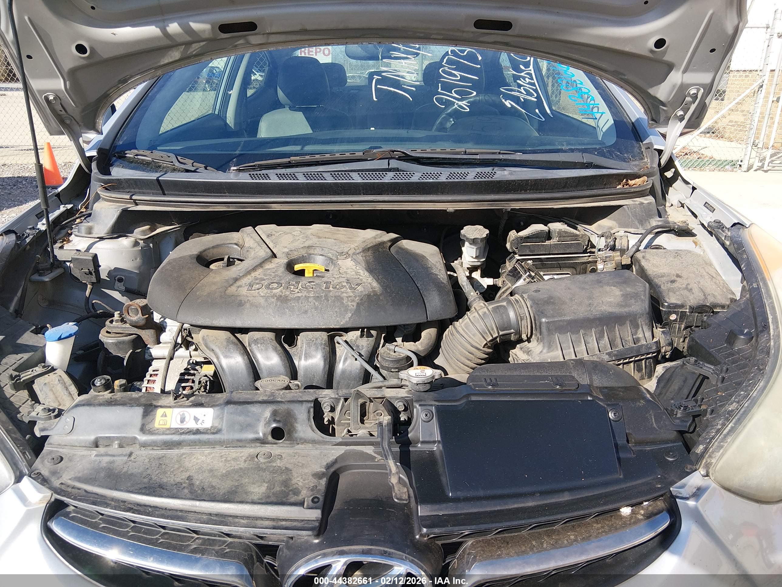 HYUNDAI ELANTRA image 10