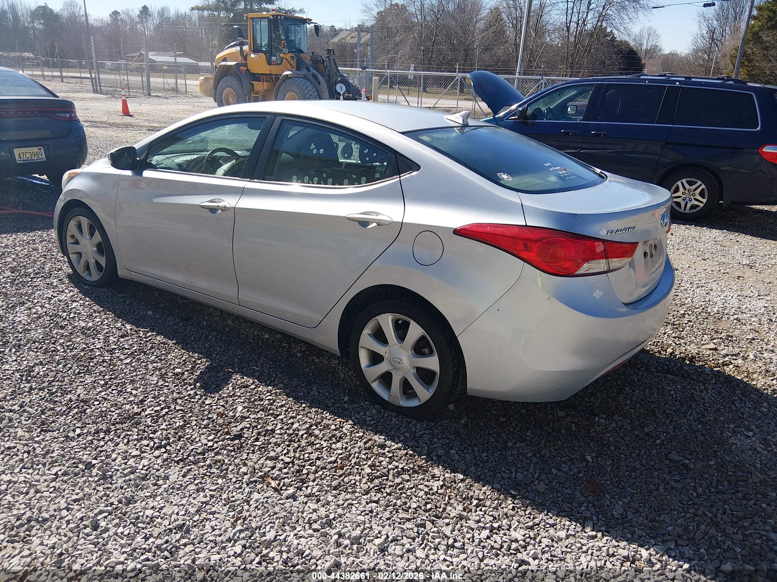 HYUNDAI ELANTRA image 3