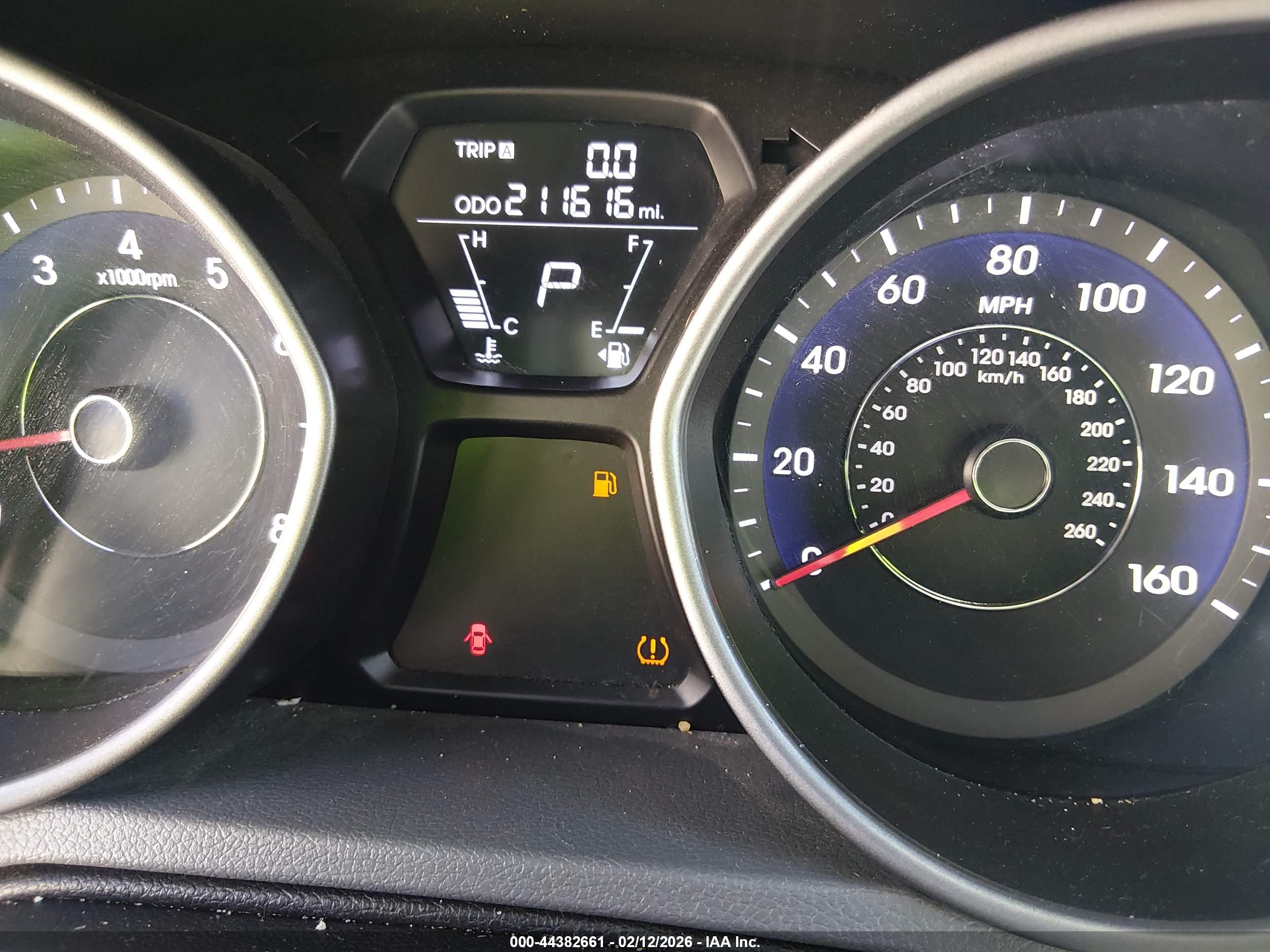 HYUNDAI ELANTRA image 7