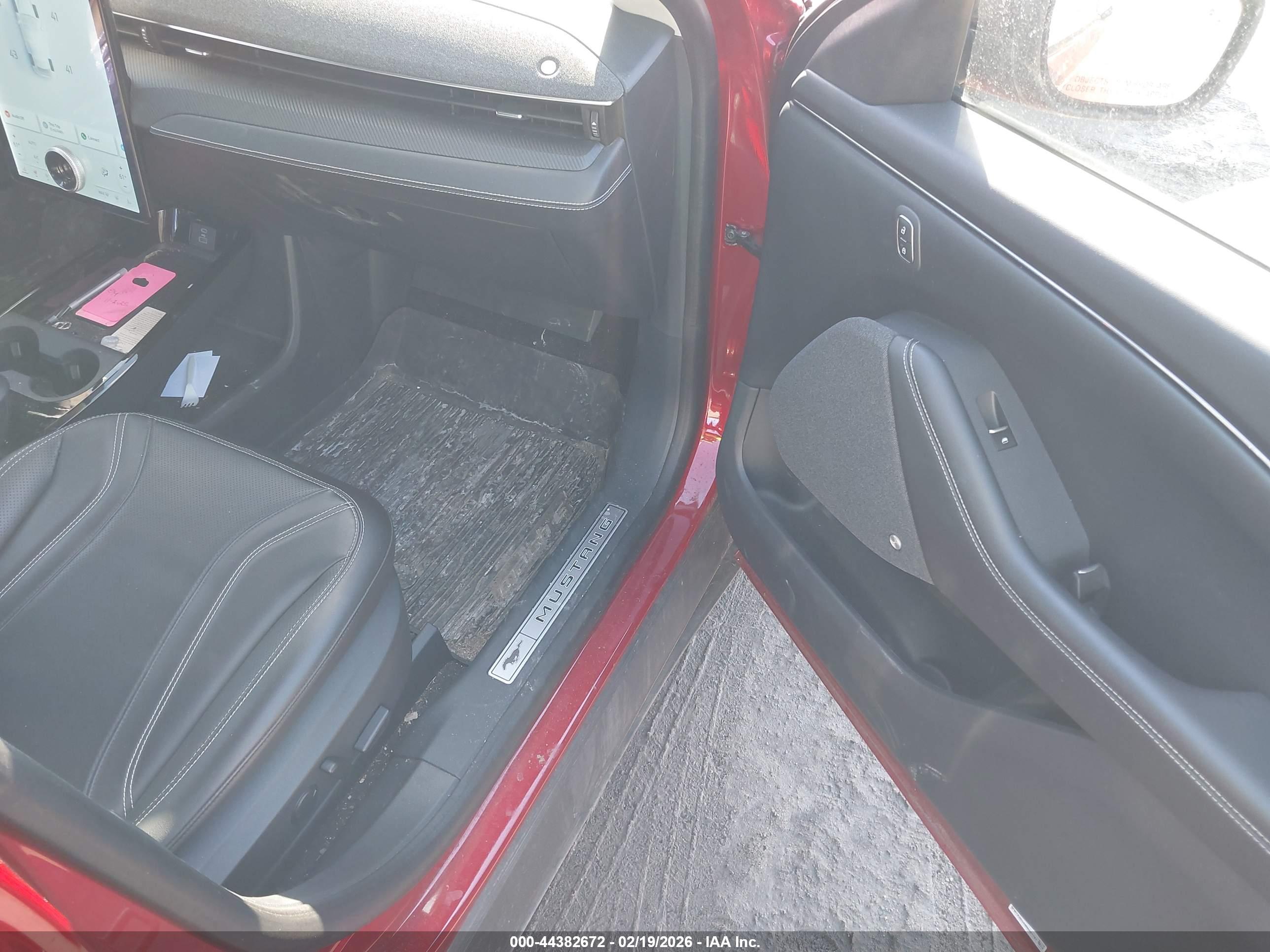 FORD MUSTANG image 5