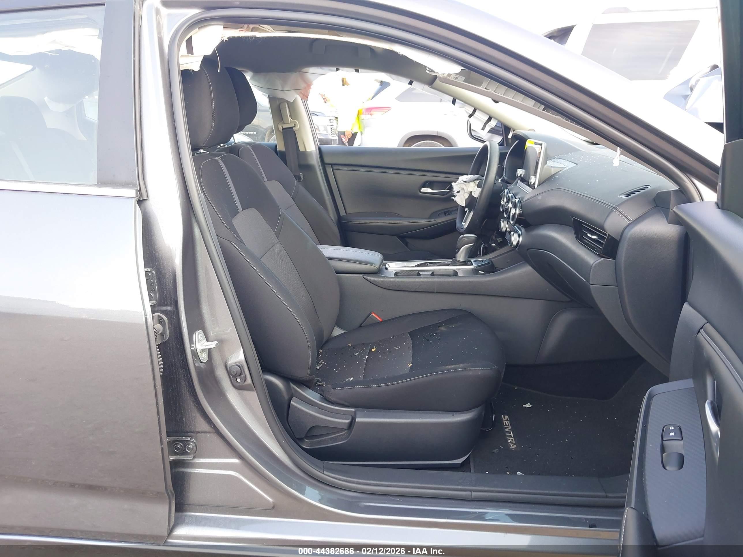 NISSAN SENTRA image 5