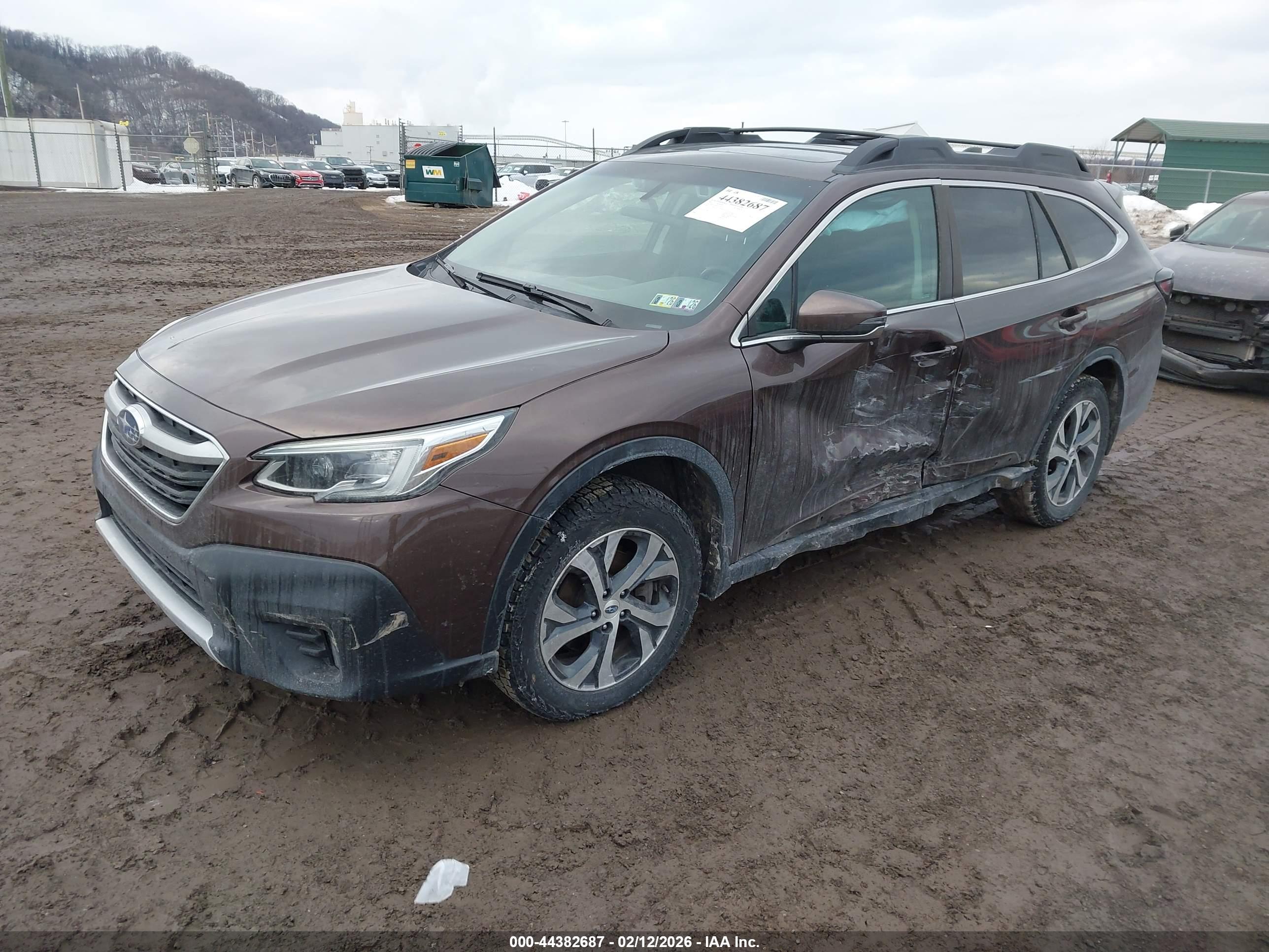 SUBARU OUTBACK image 2