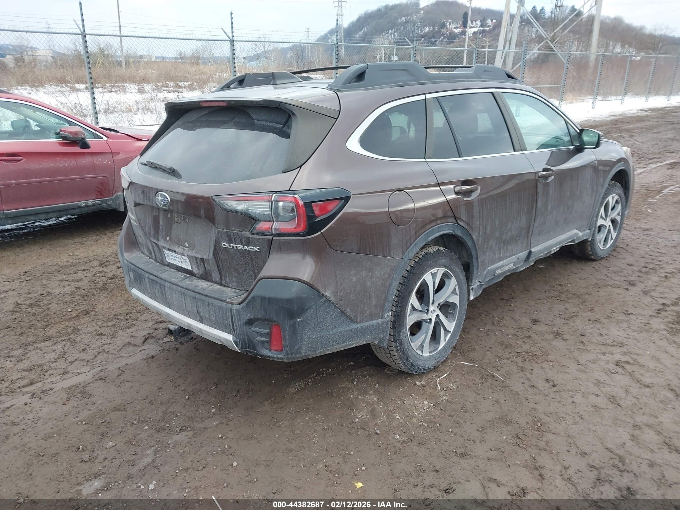SUBARU OUTBACK image 4