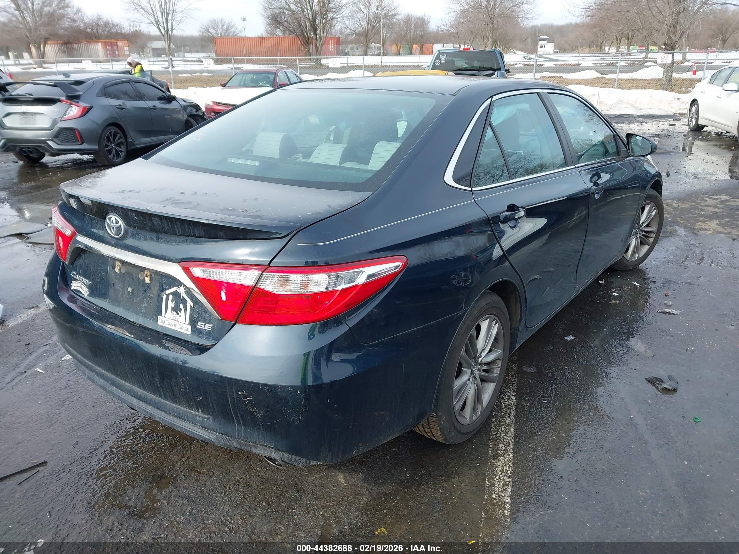TOYOTA CAMRY image 4
