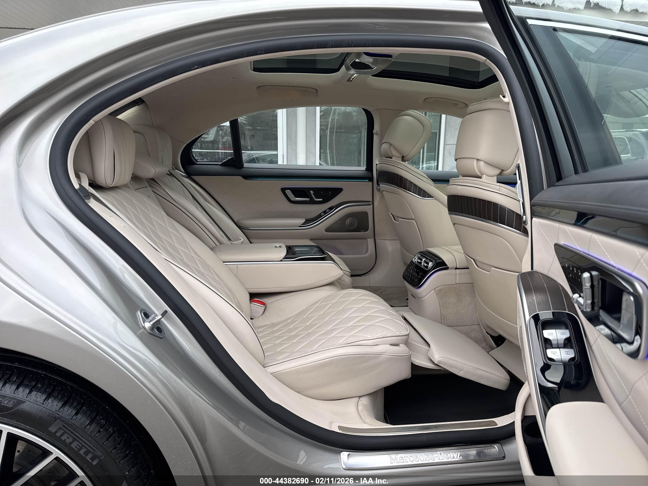 MERCEDES-BENZ S image 8
