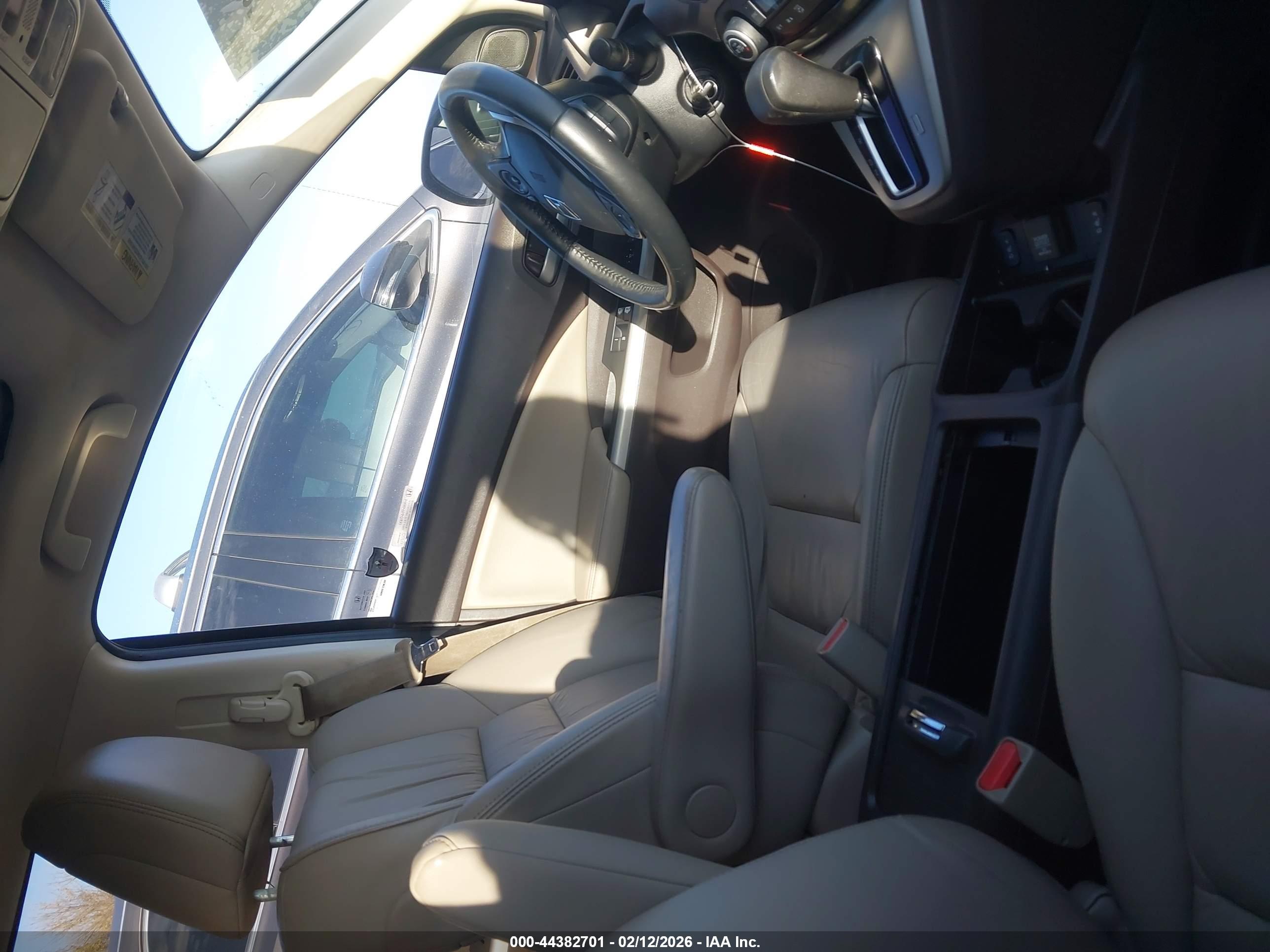 HONDA CR-V image 5
