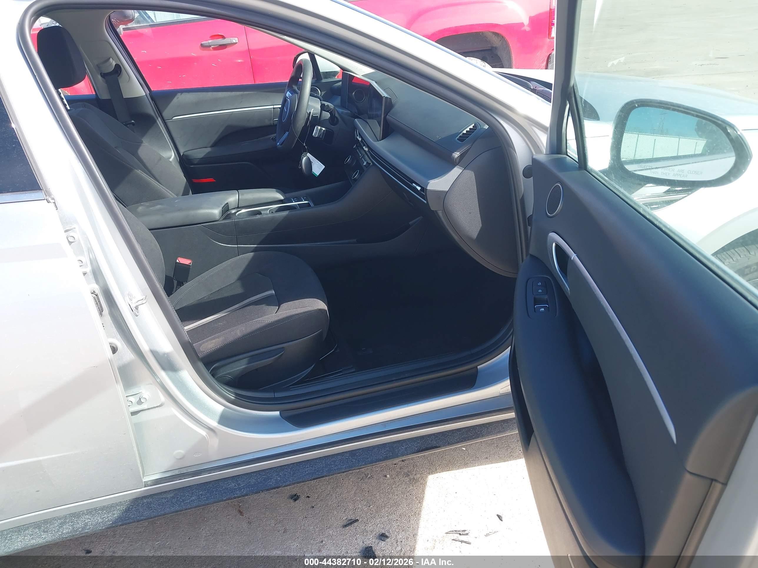 HYUNDAI SONATA image 5