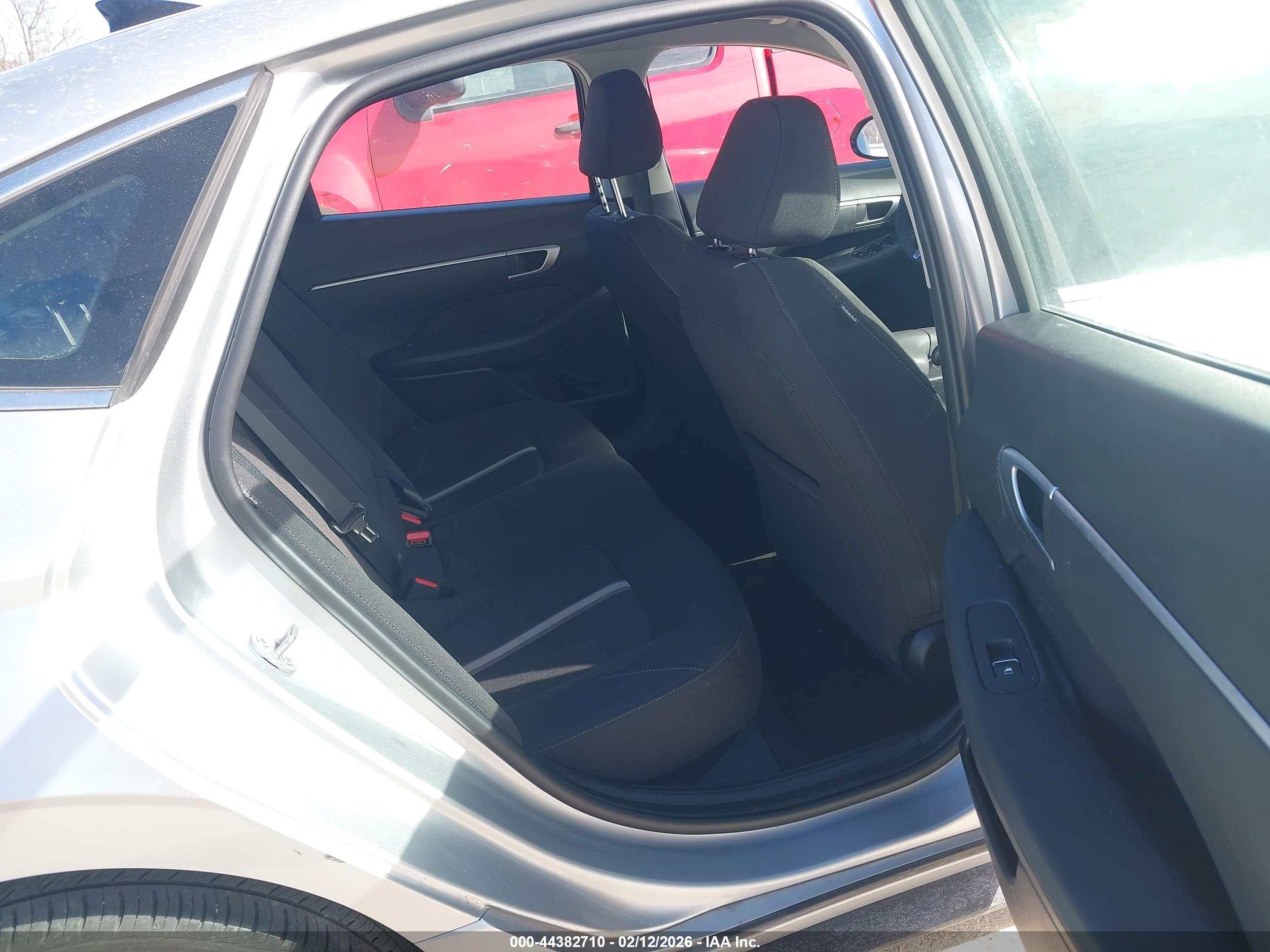 HYUNDAI SONATA image 8
