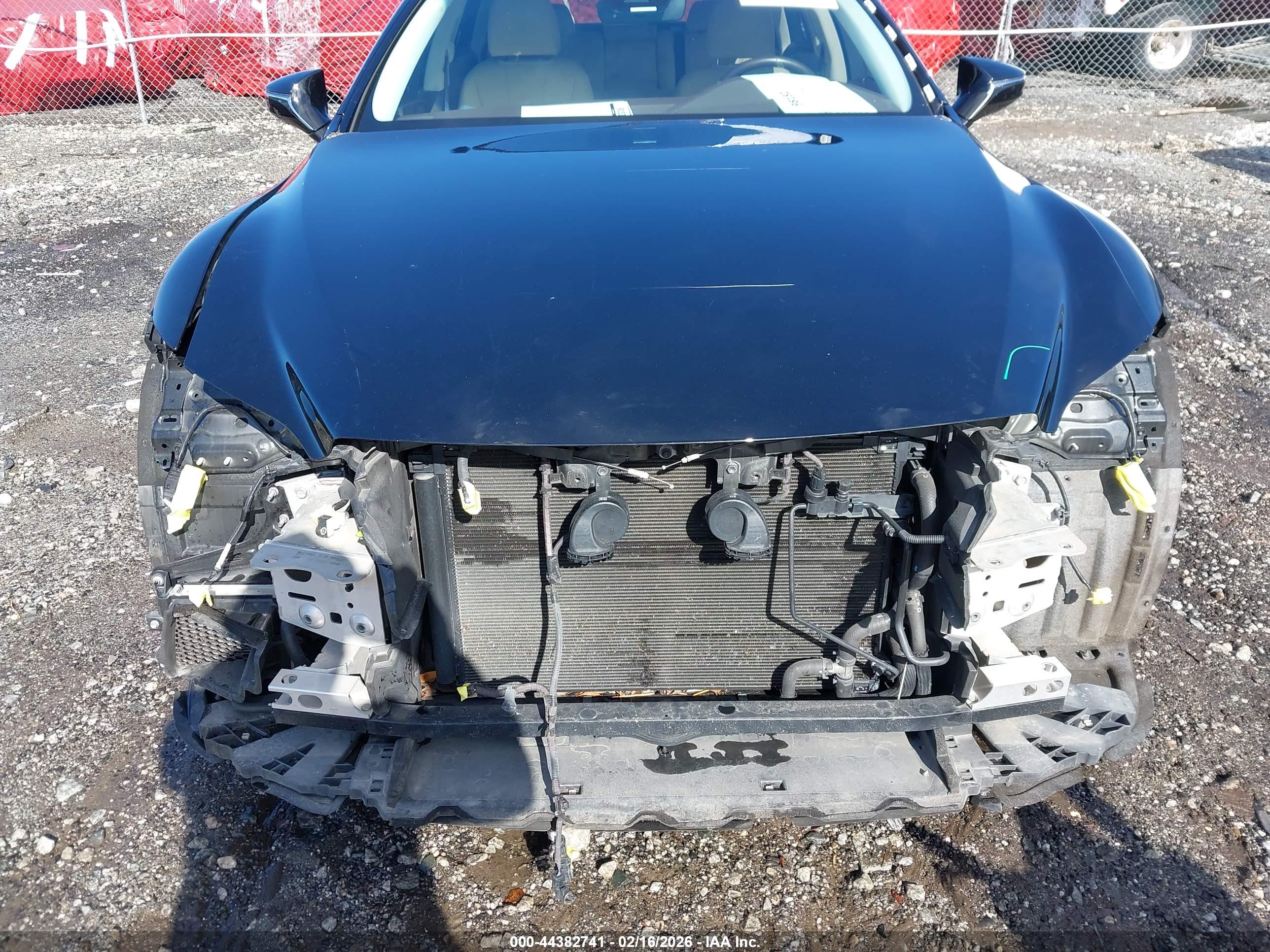 LEXUS LS image 6