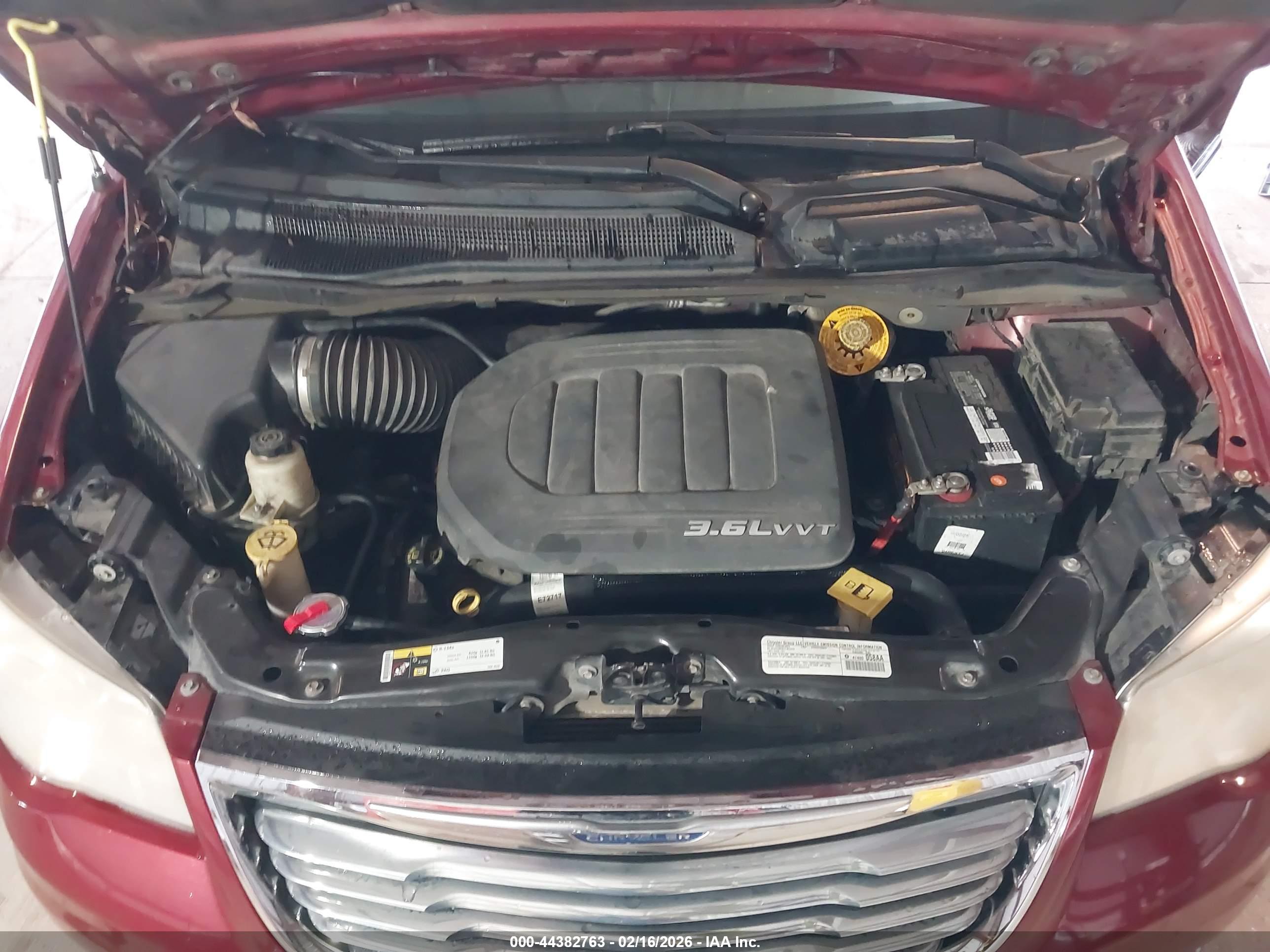 CHRYSLER TOWN image 10