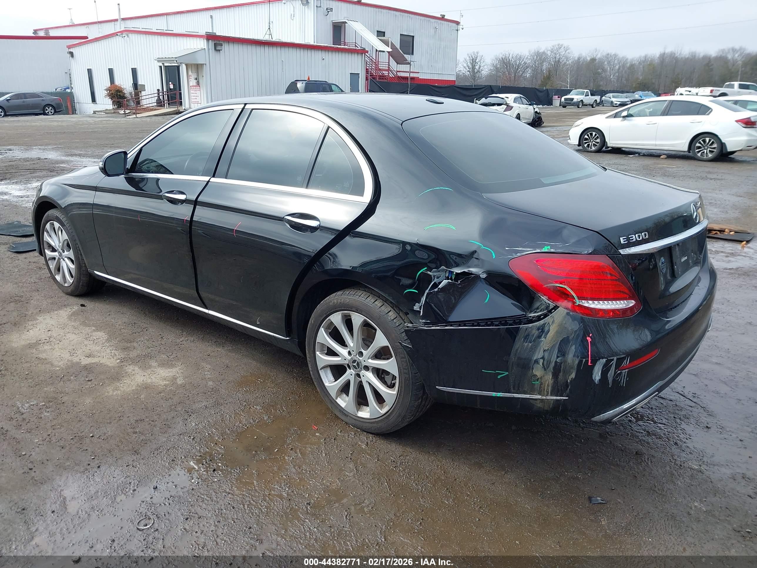 MERCEDES-BENZ E image 3