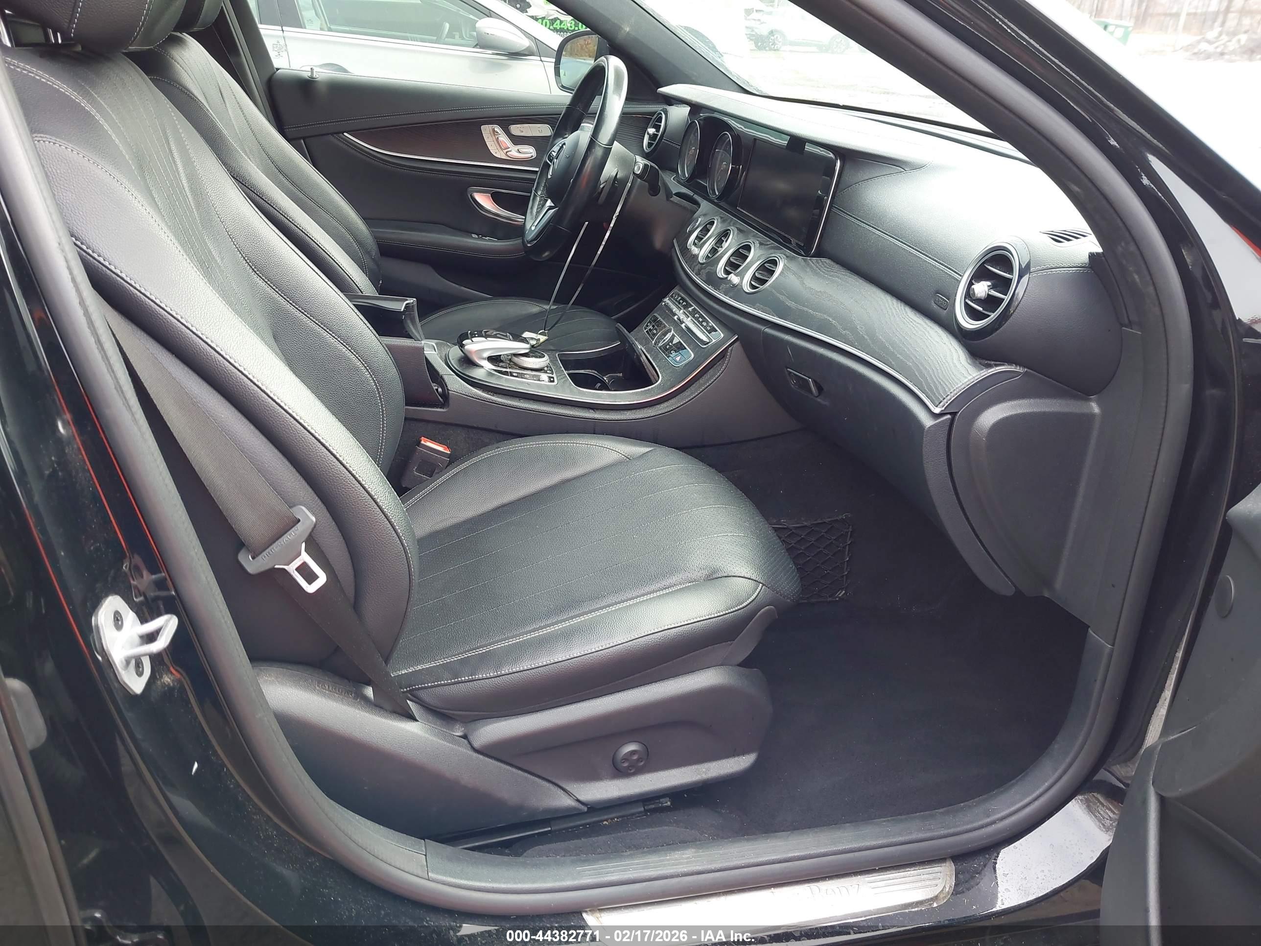 MERCEDES-BENZ E image 5