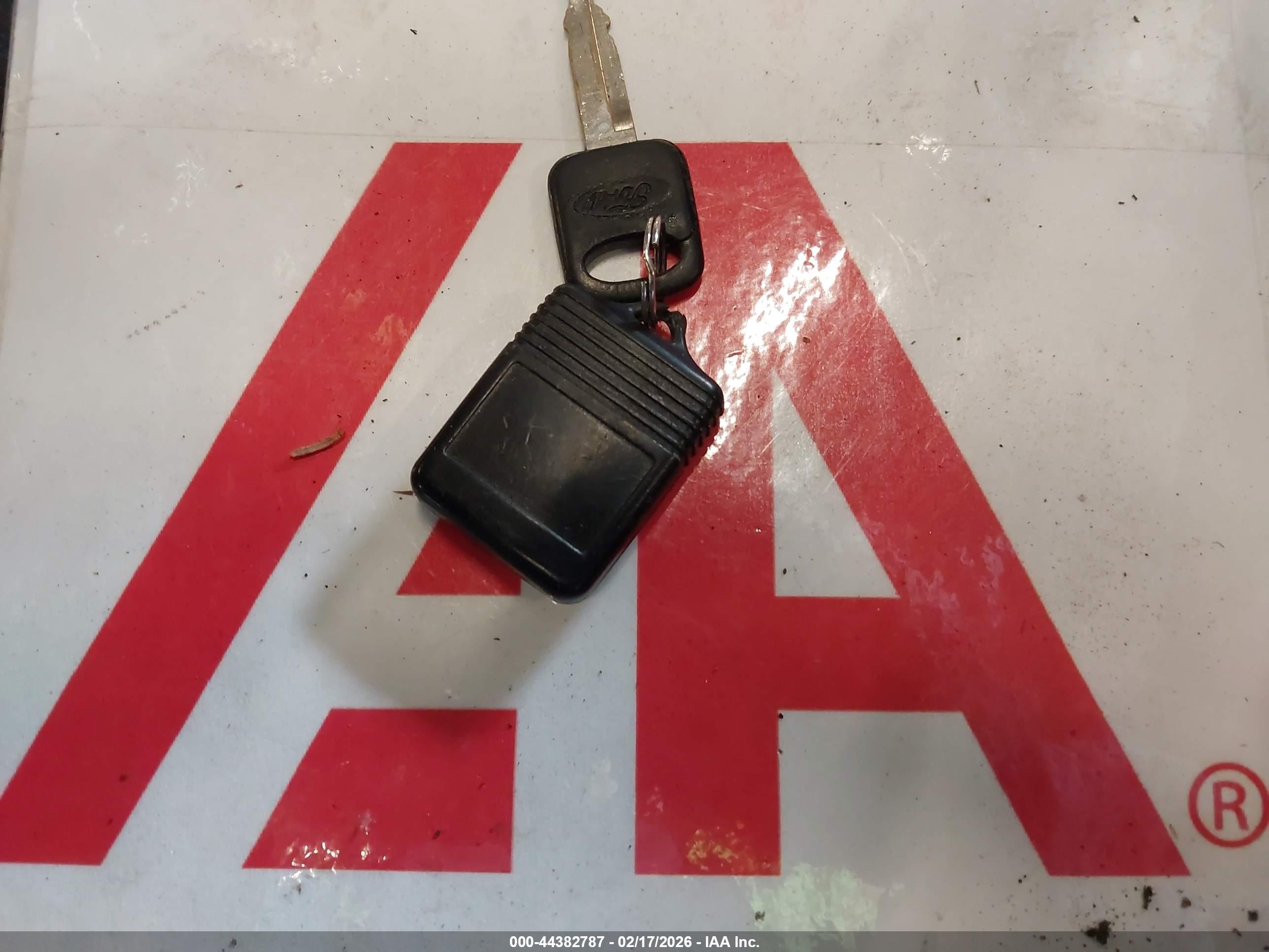 FORD E-250 image 11
