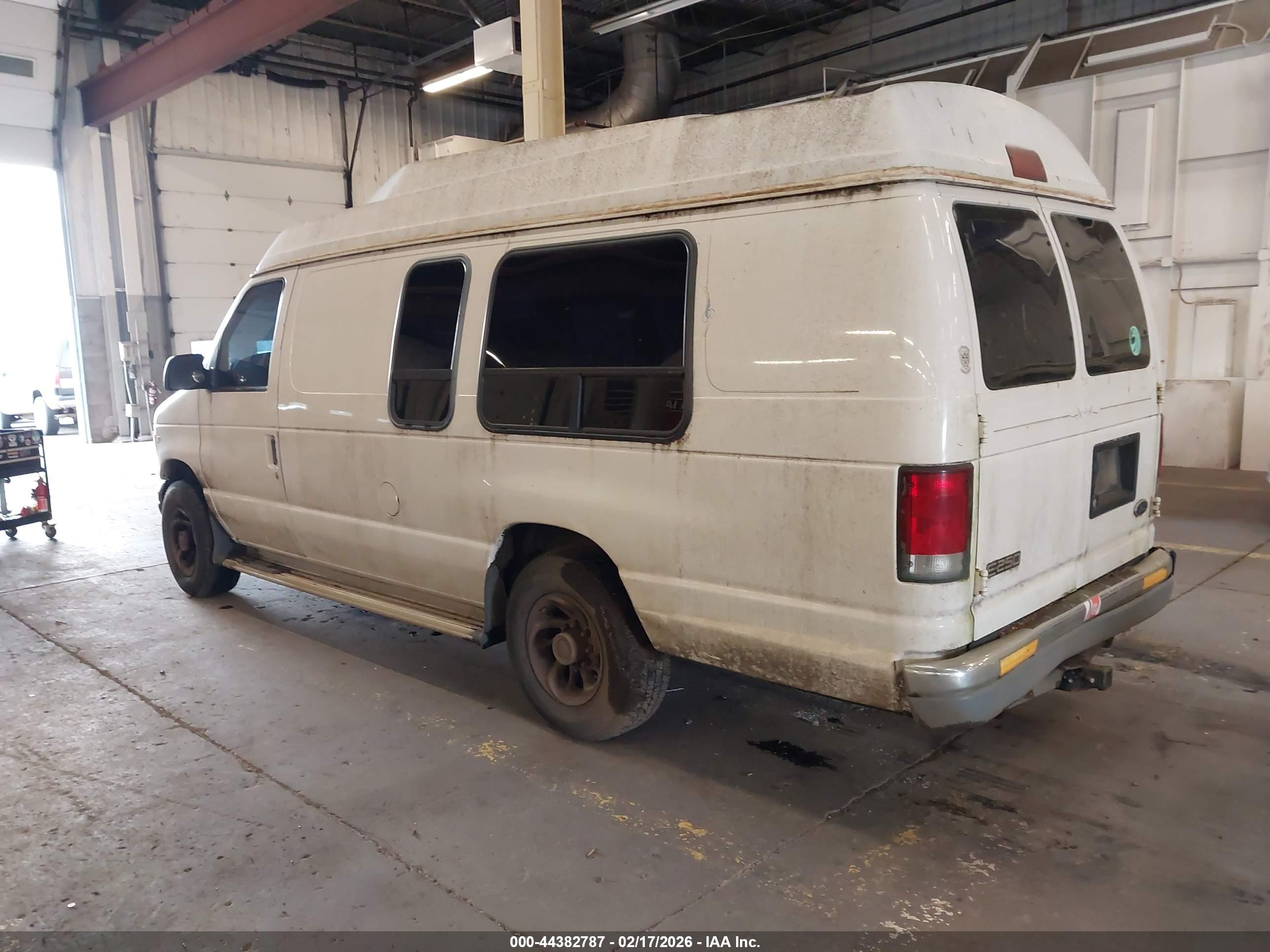 FORD E-250 image 3