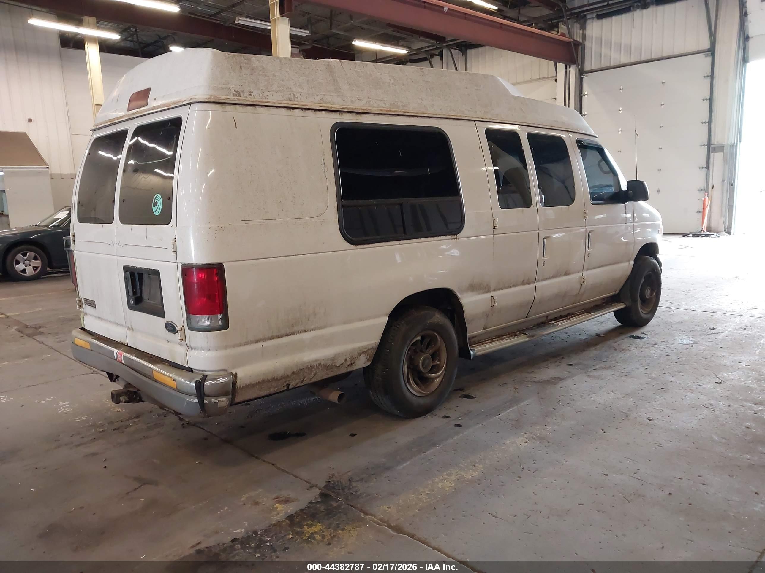FORD E-250 image 4