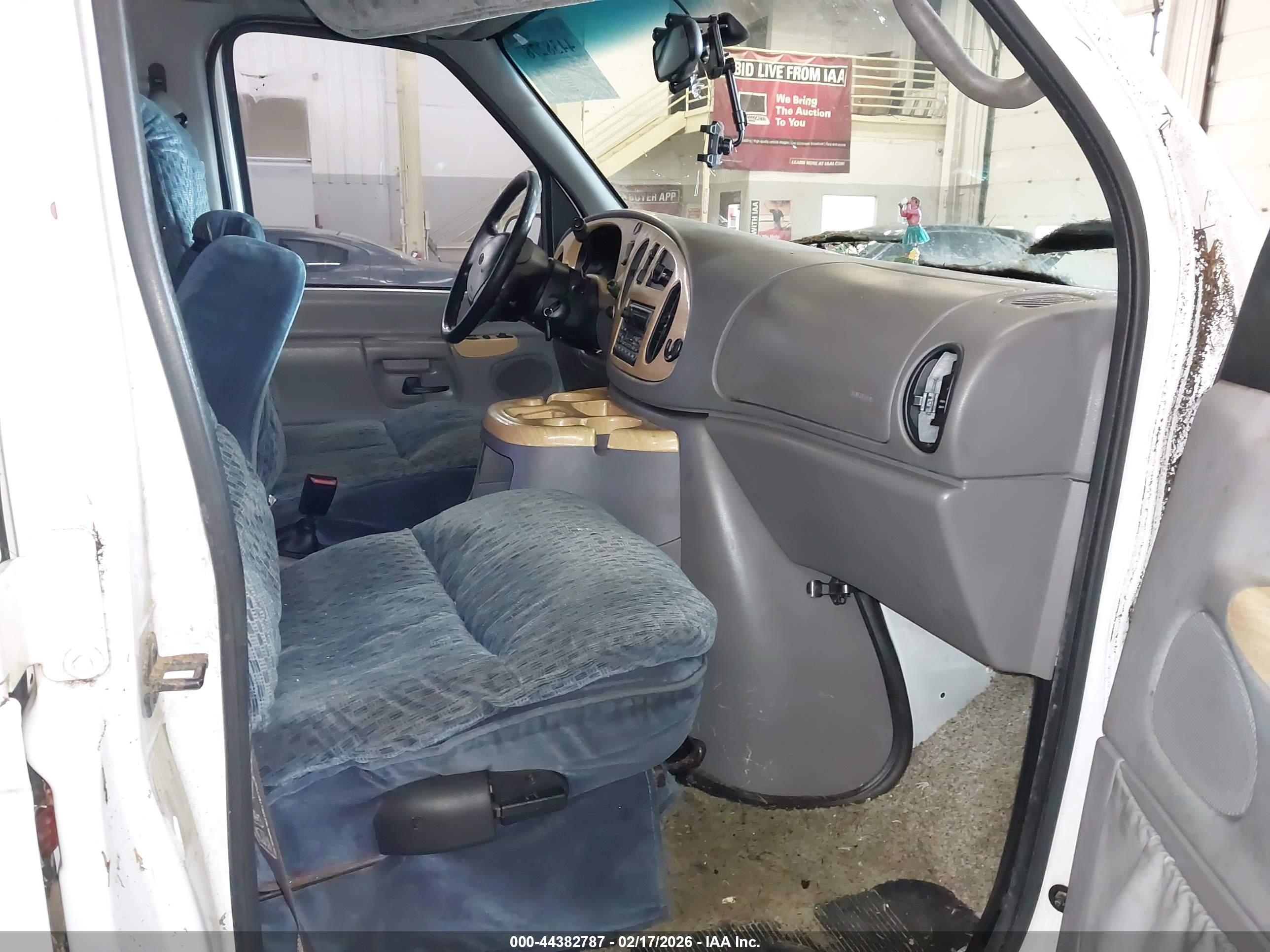 FORD E-250 image 5