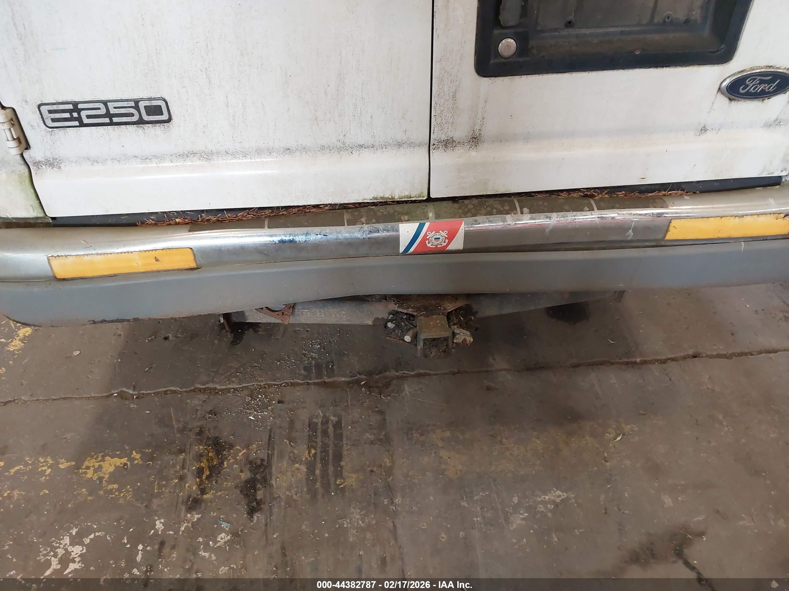 FORD E-250 image 6