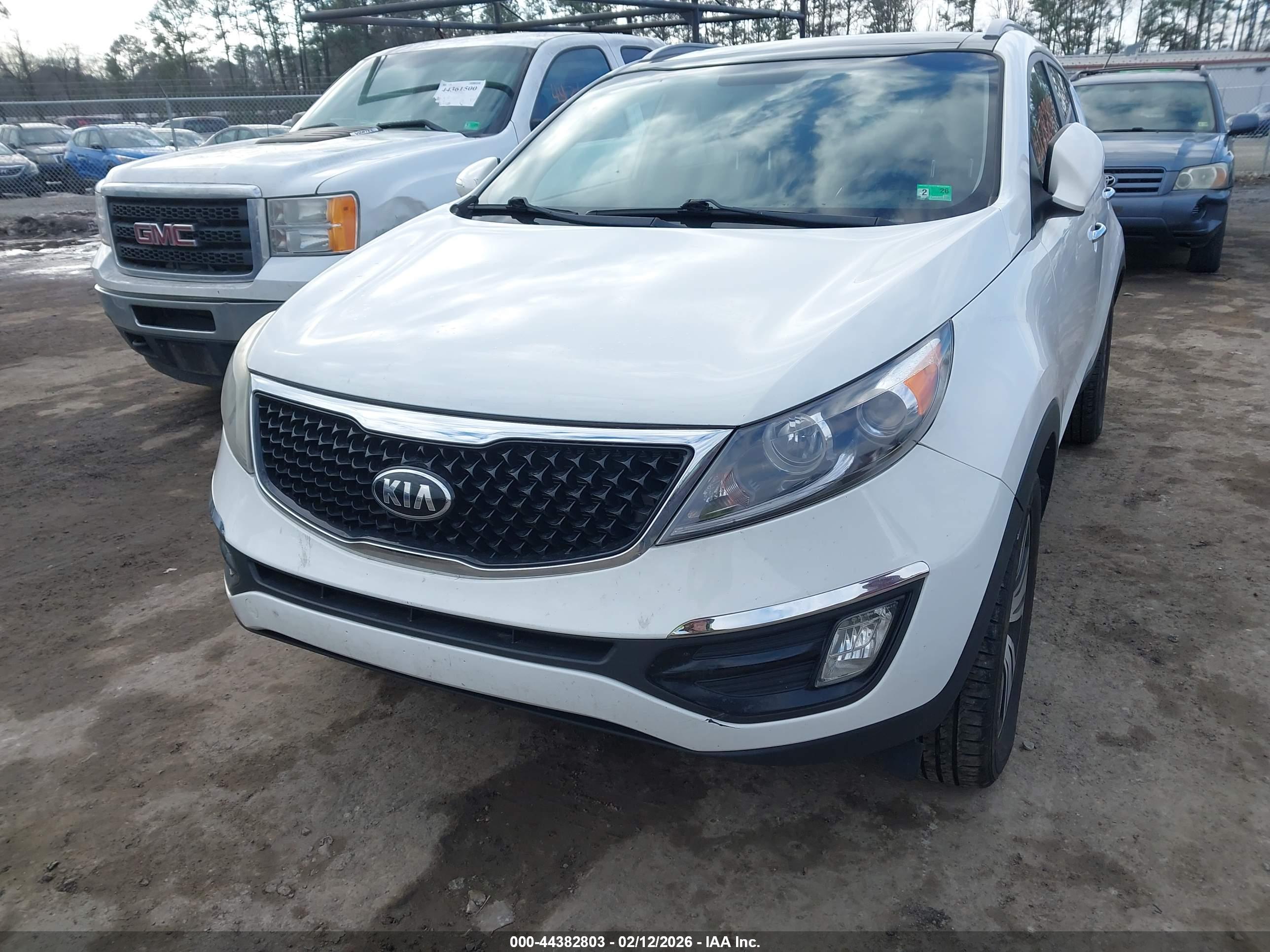 KIA SPORTAGE image 6