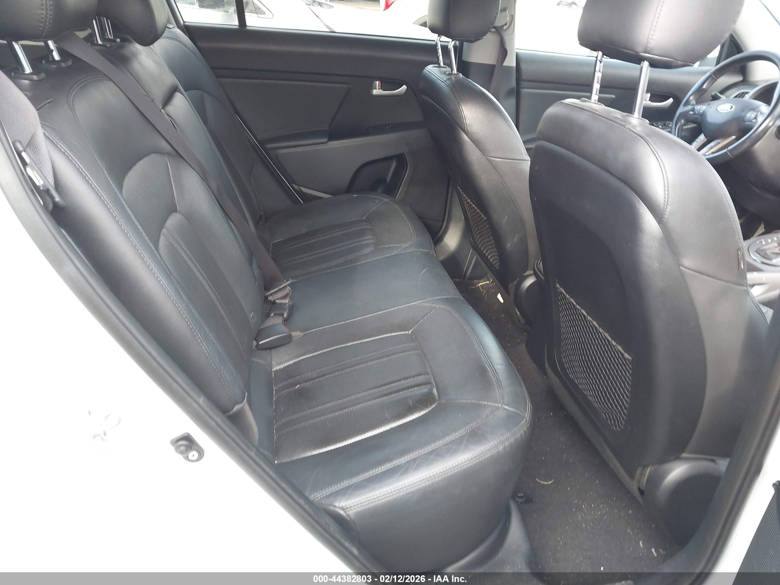 KIA SPORTAGE image 8