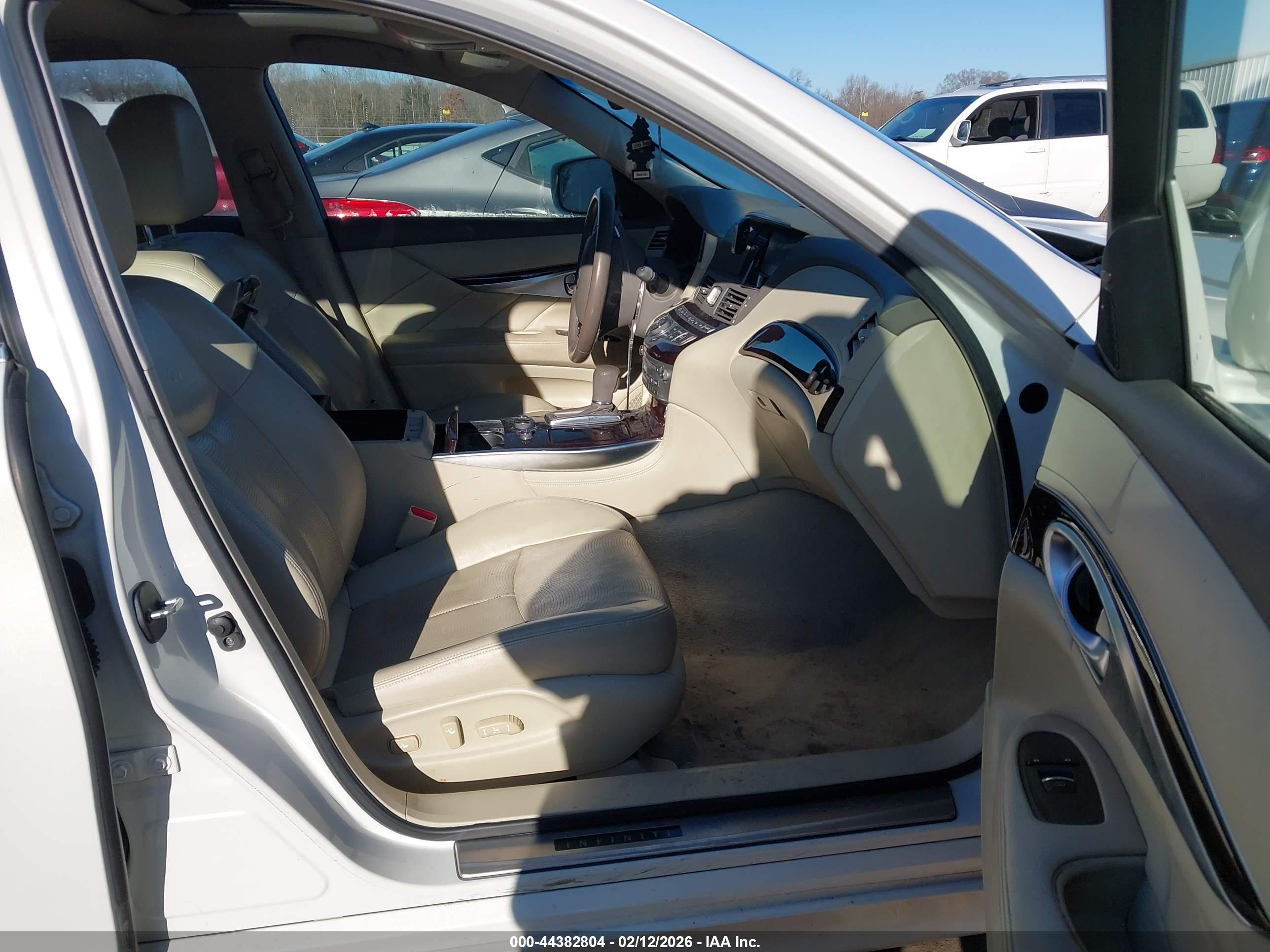 INFINITI M37X image 5