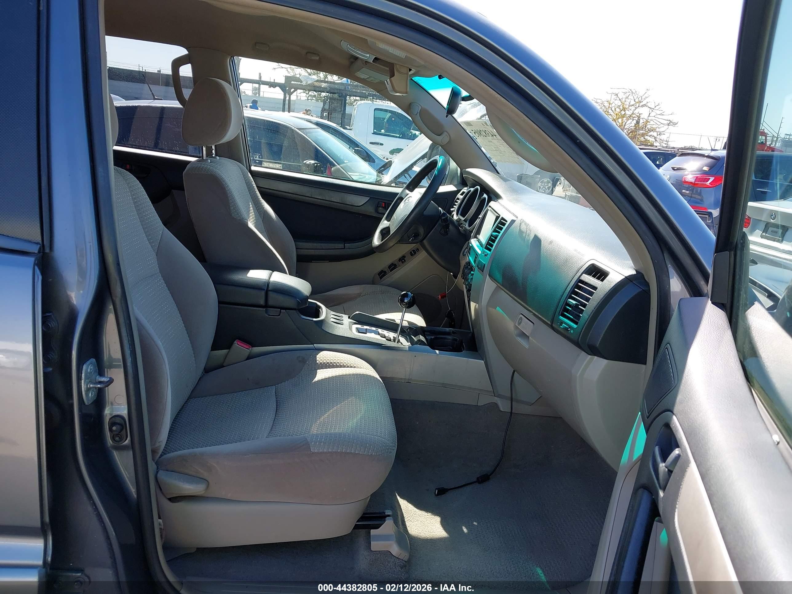 TOYOTA 4RUNNER image 5