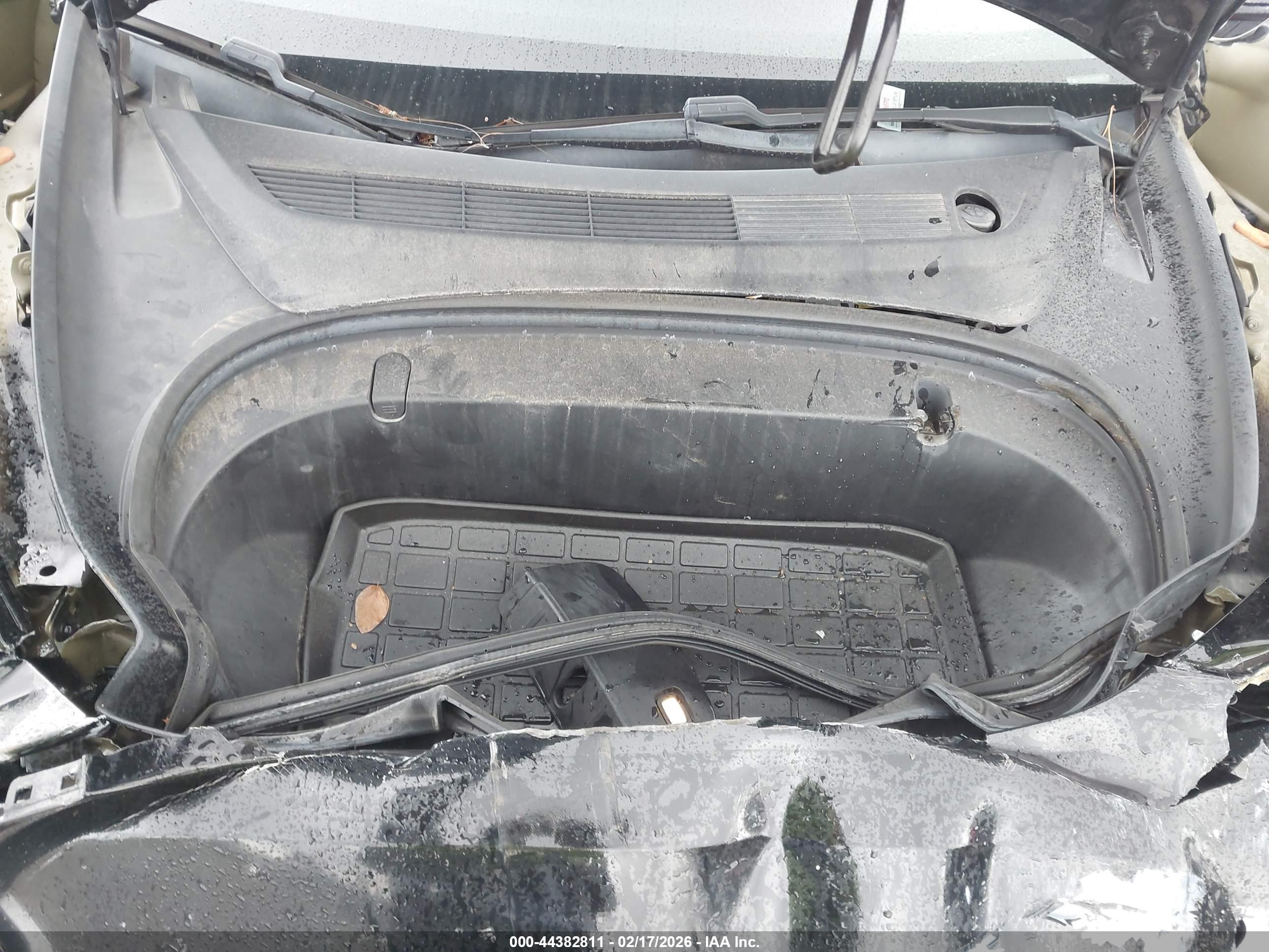TESLA MODEL image 10