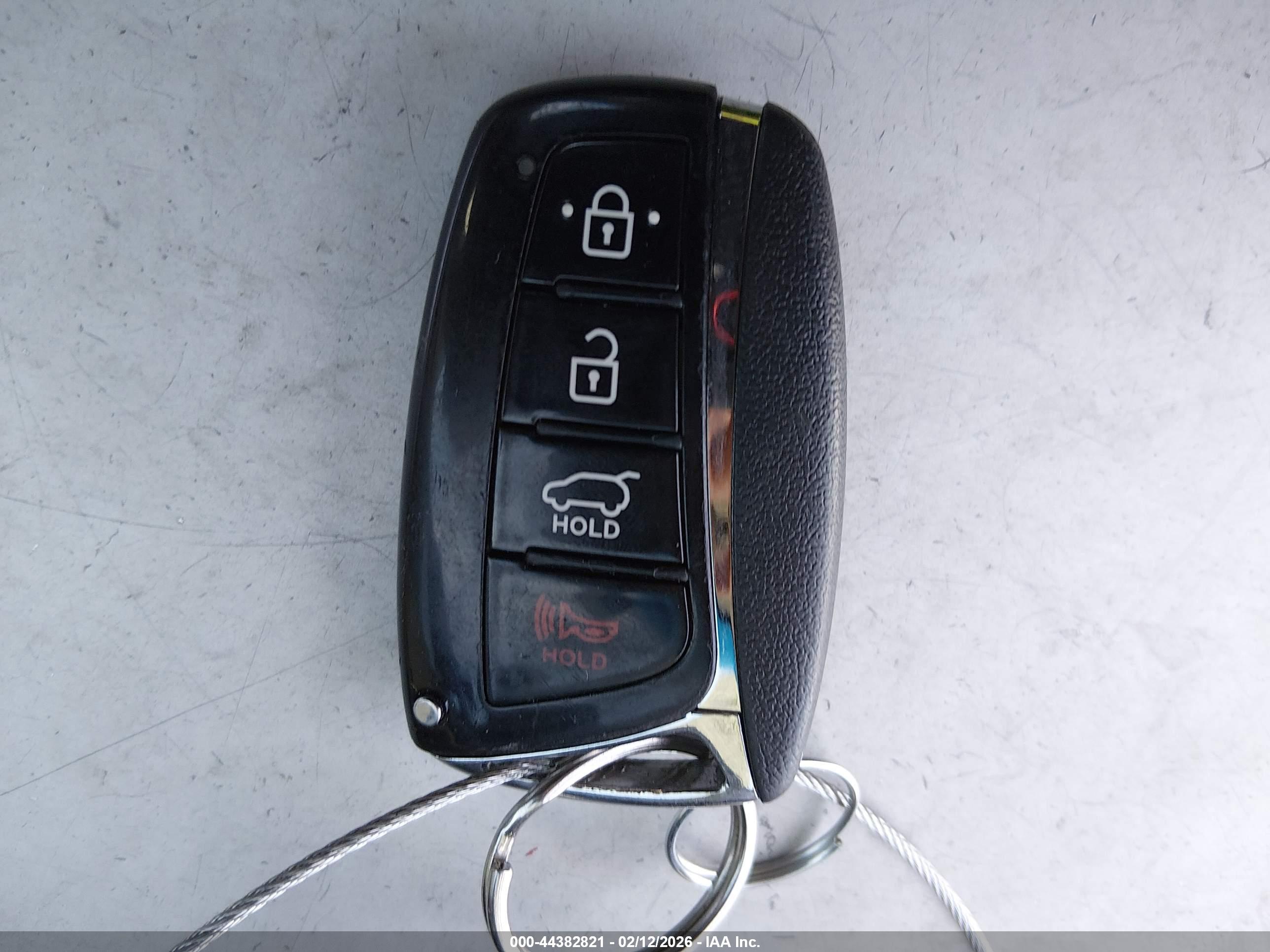 HYUNDAI SANTA image 11