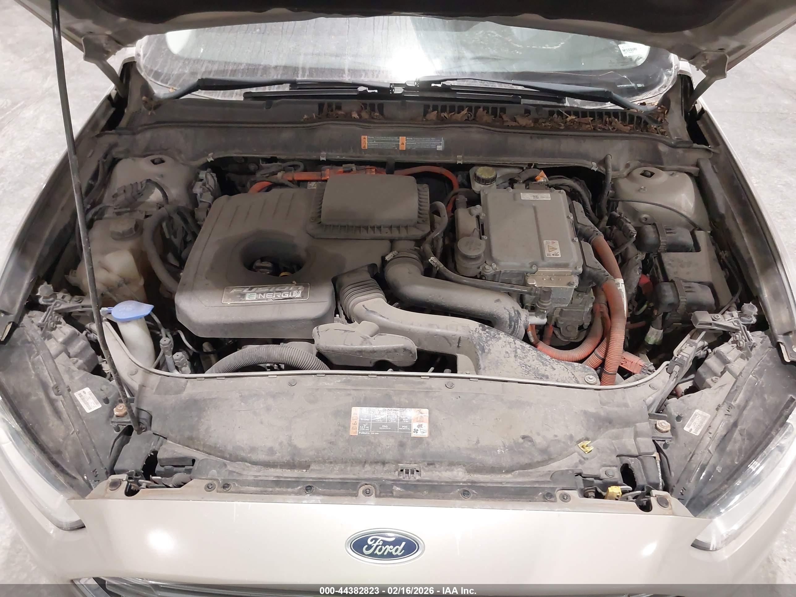 FORD FUSION image 10