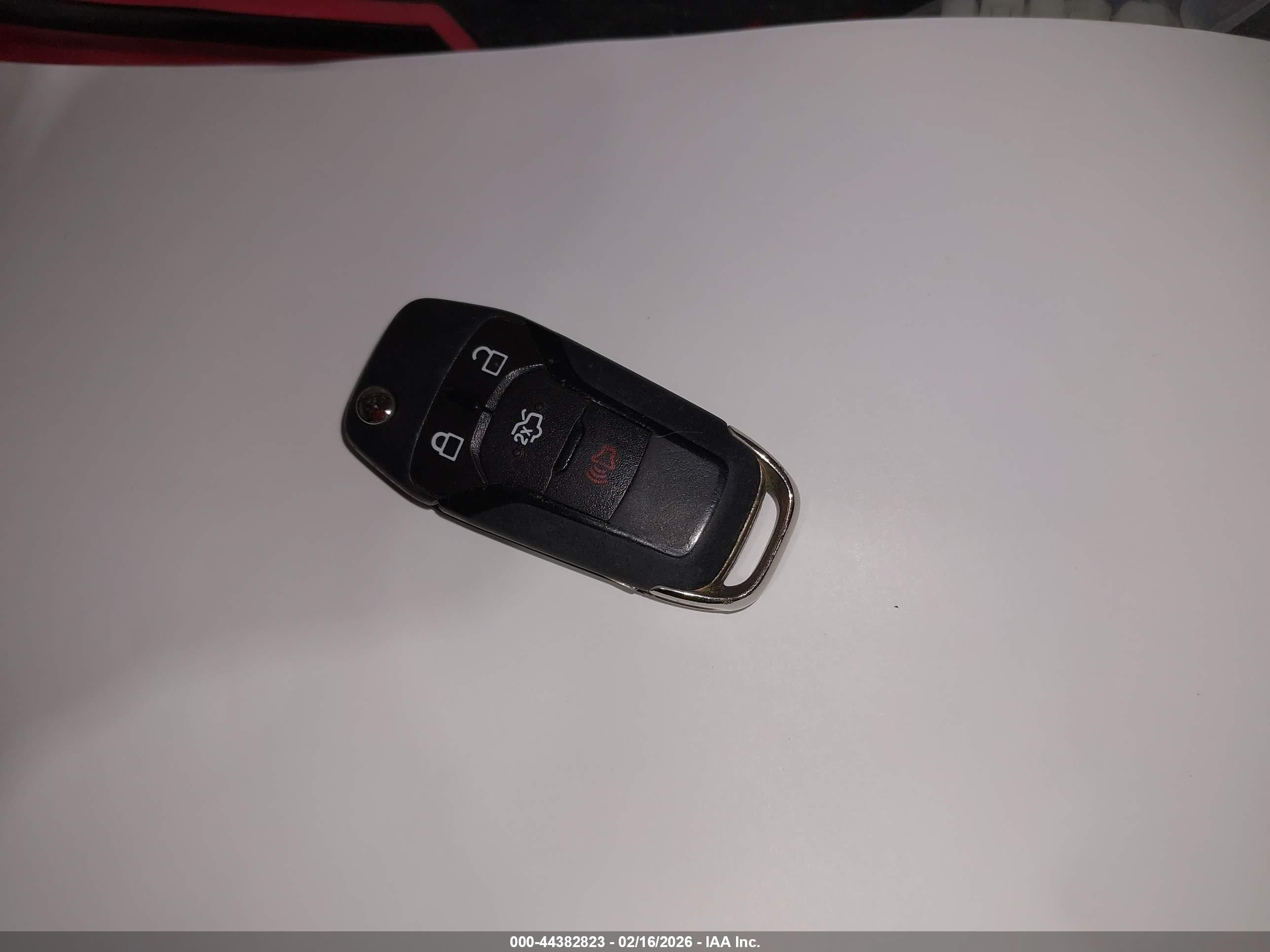 FORD FUSION image 11