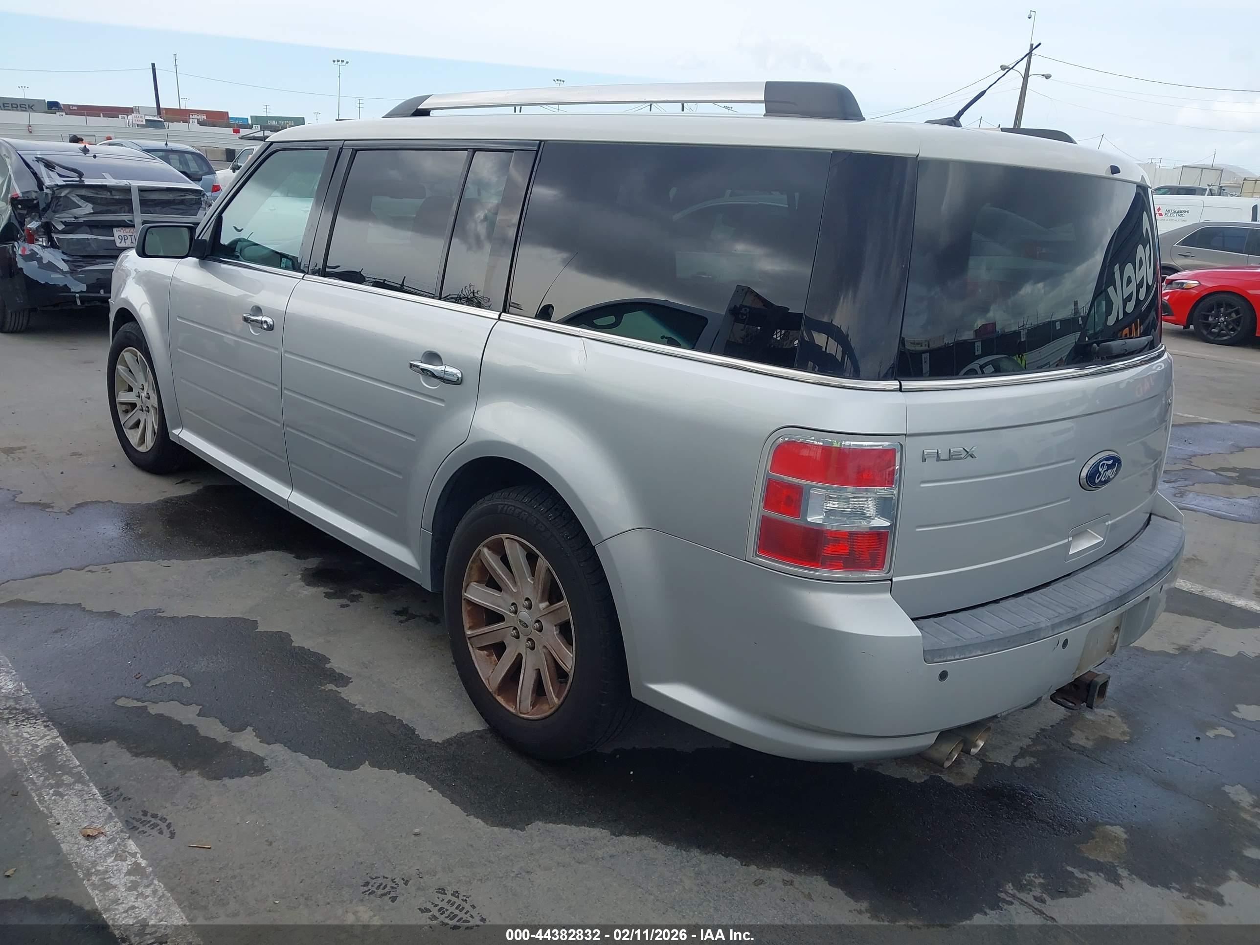 FORD FLEX image 3