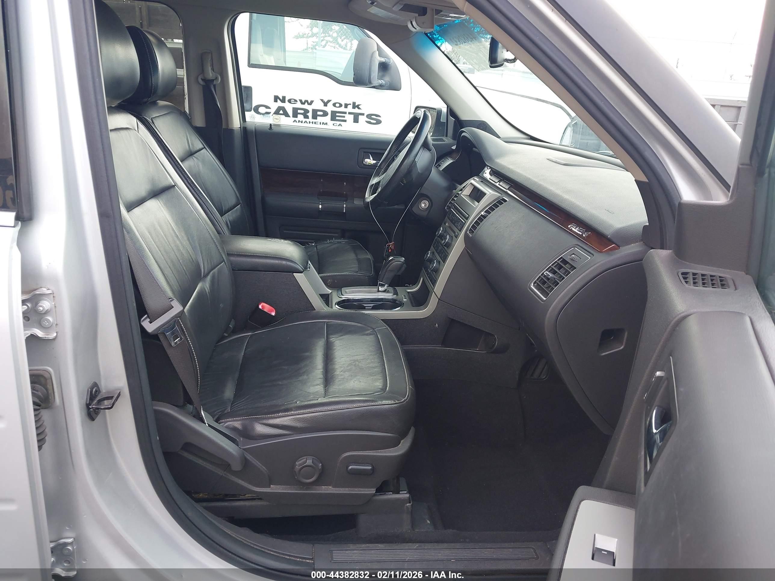 FORD FLEX image 5