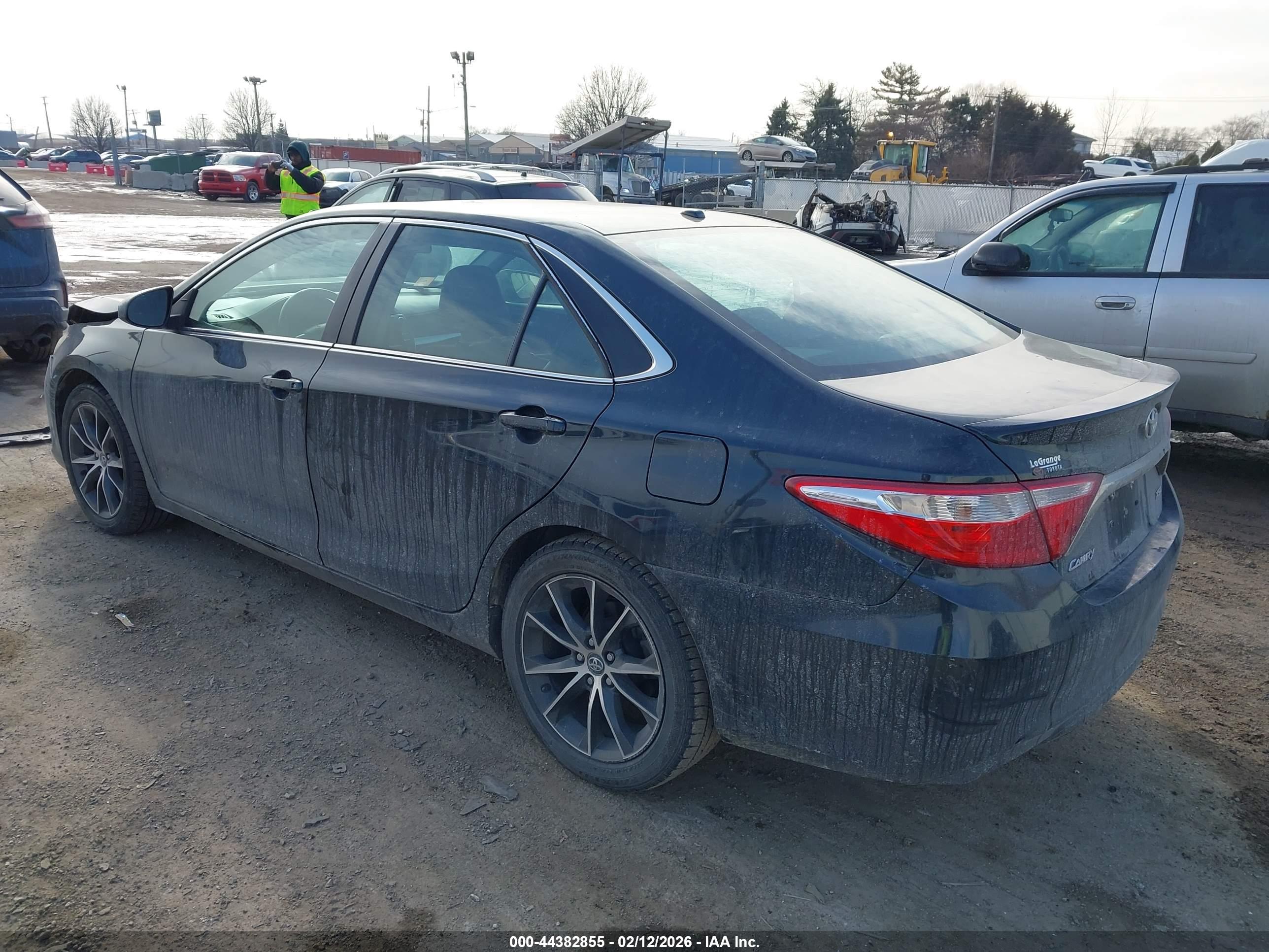 TOYOTA CAMRY image 3