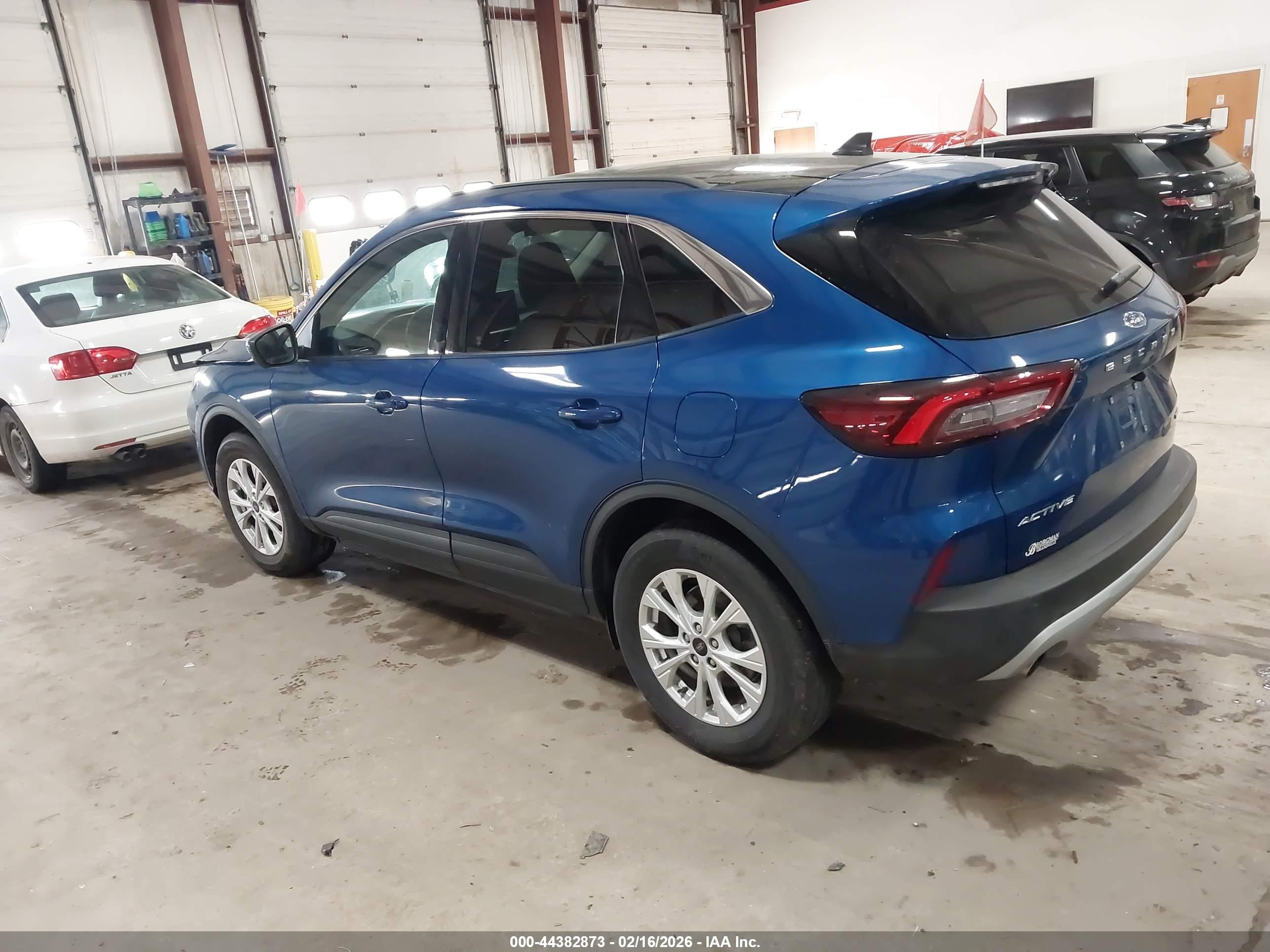 FORD ESCAPE image 3