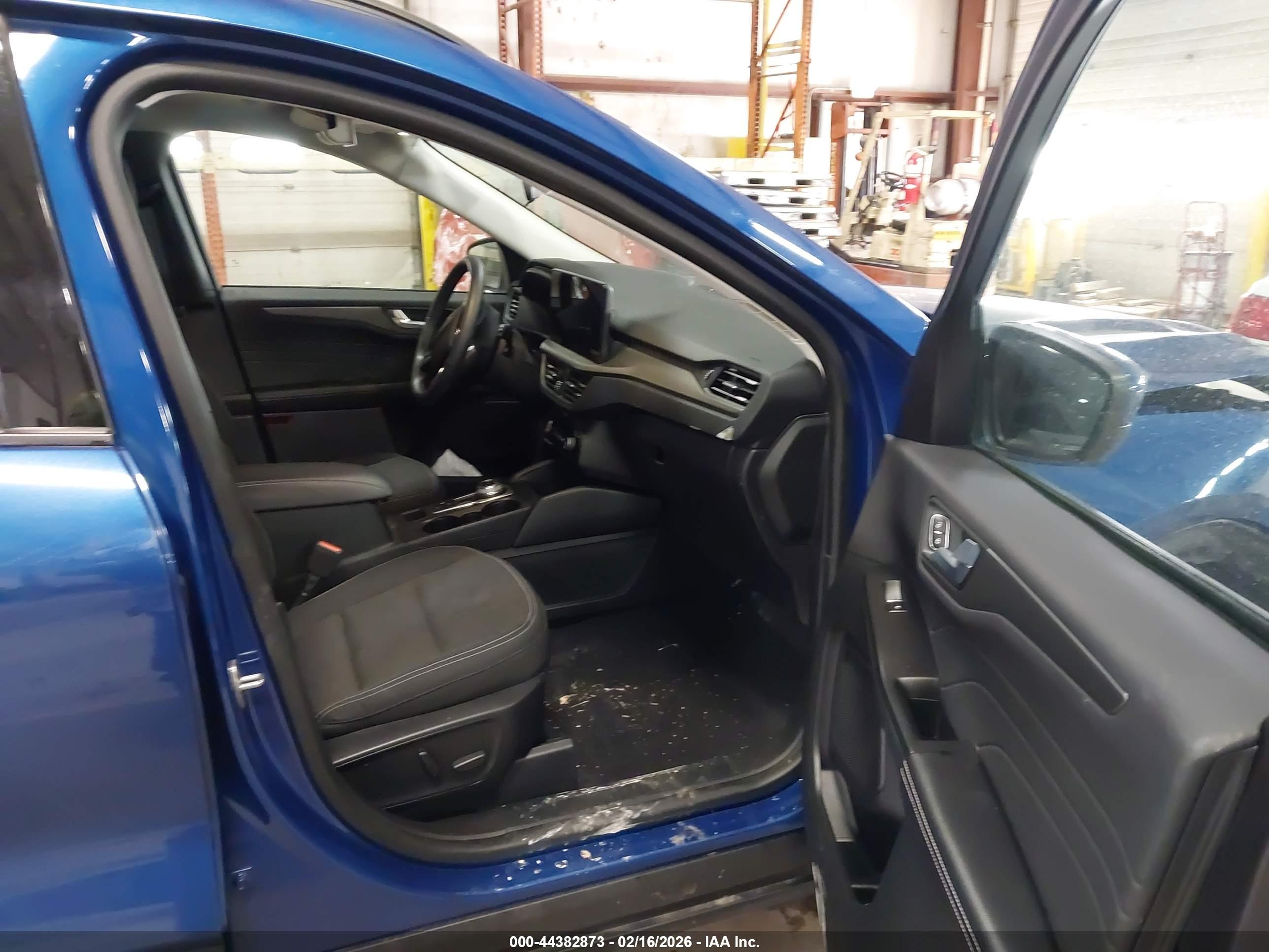 FORD ESCAPE image 5