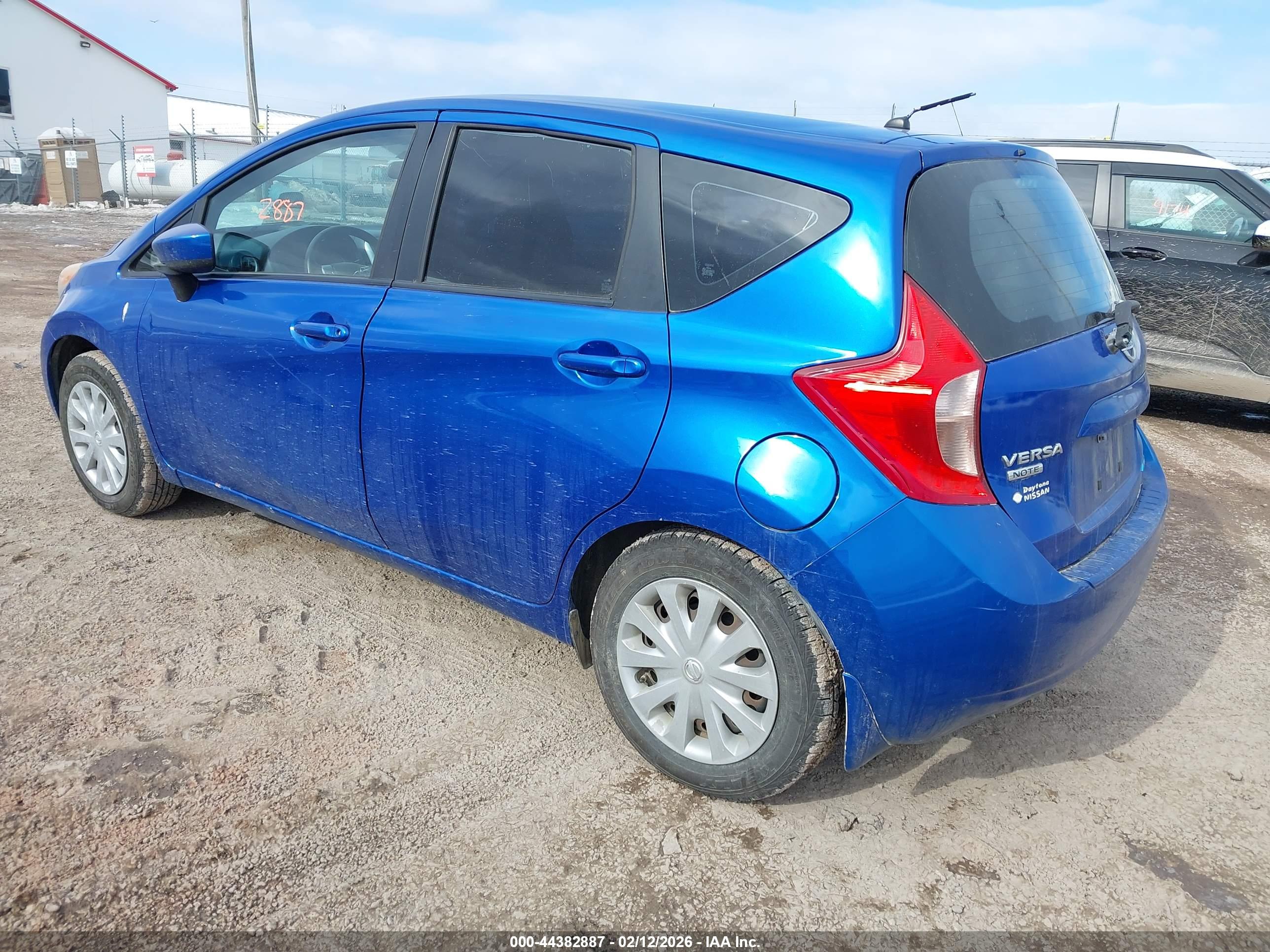 NISSAN VERSA image 3