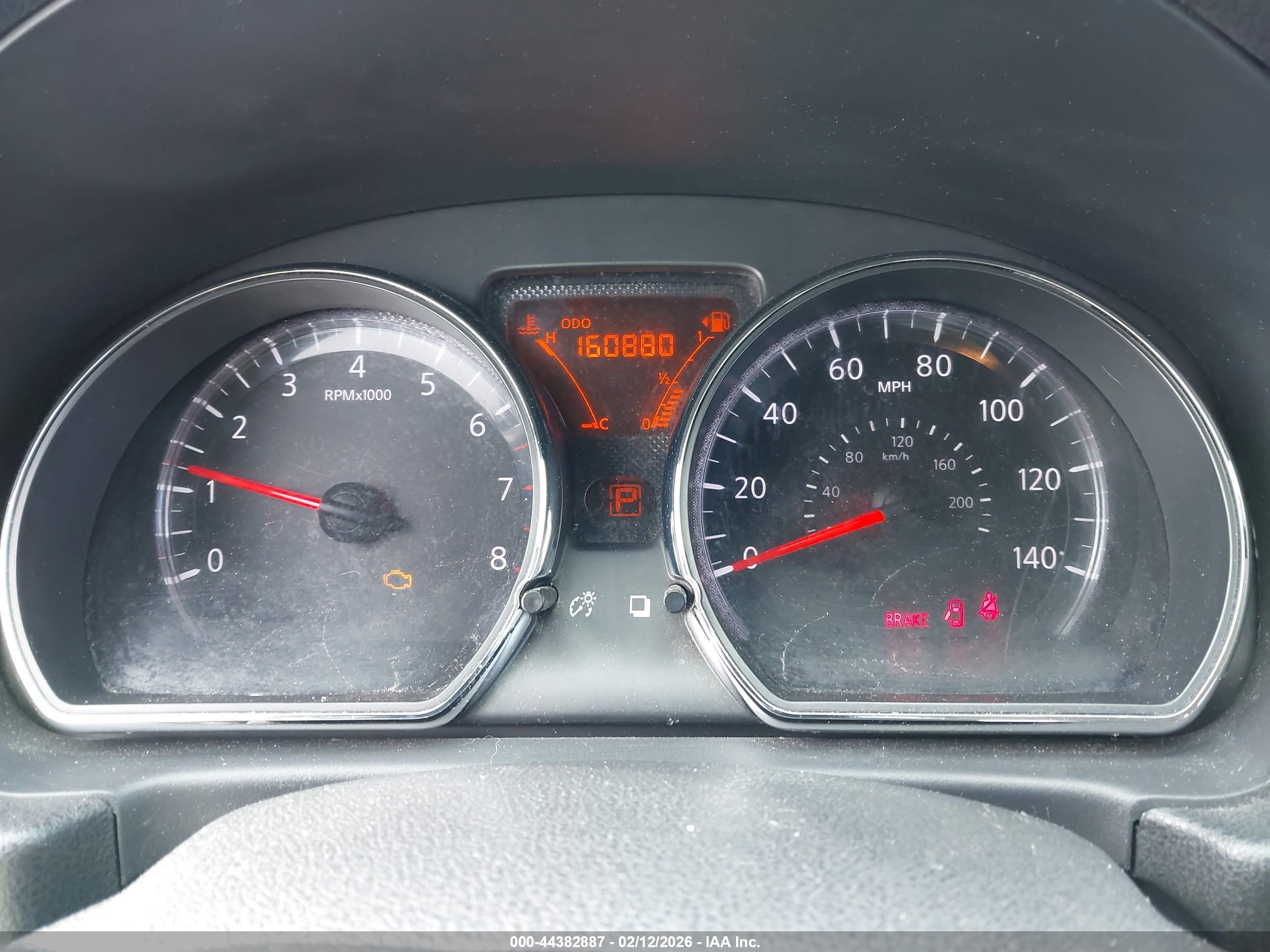 NISSAN VERSA image 7