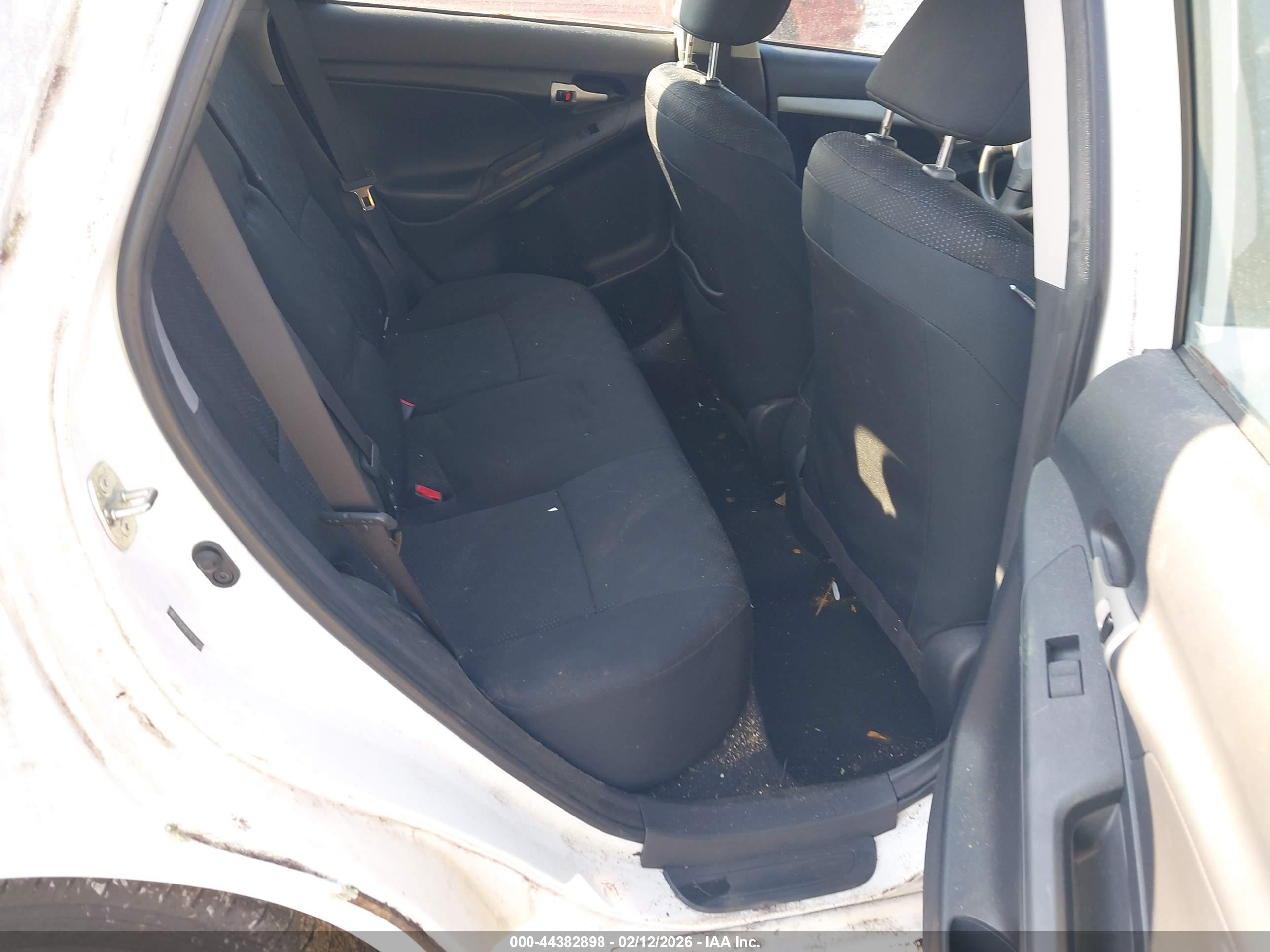 TOYOTA MATRIX image 8