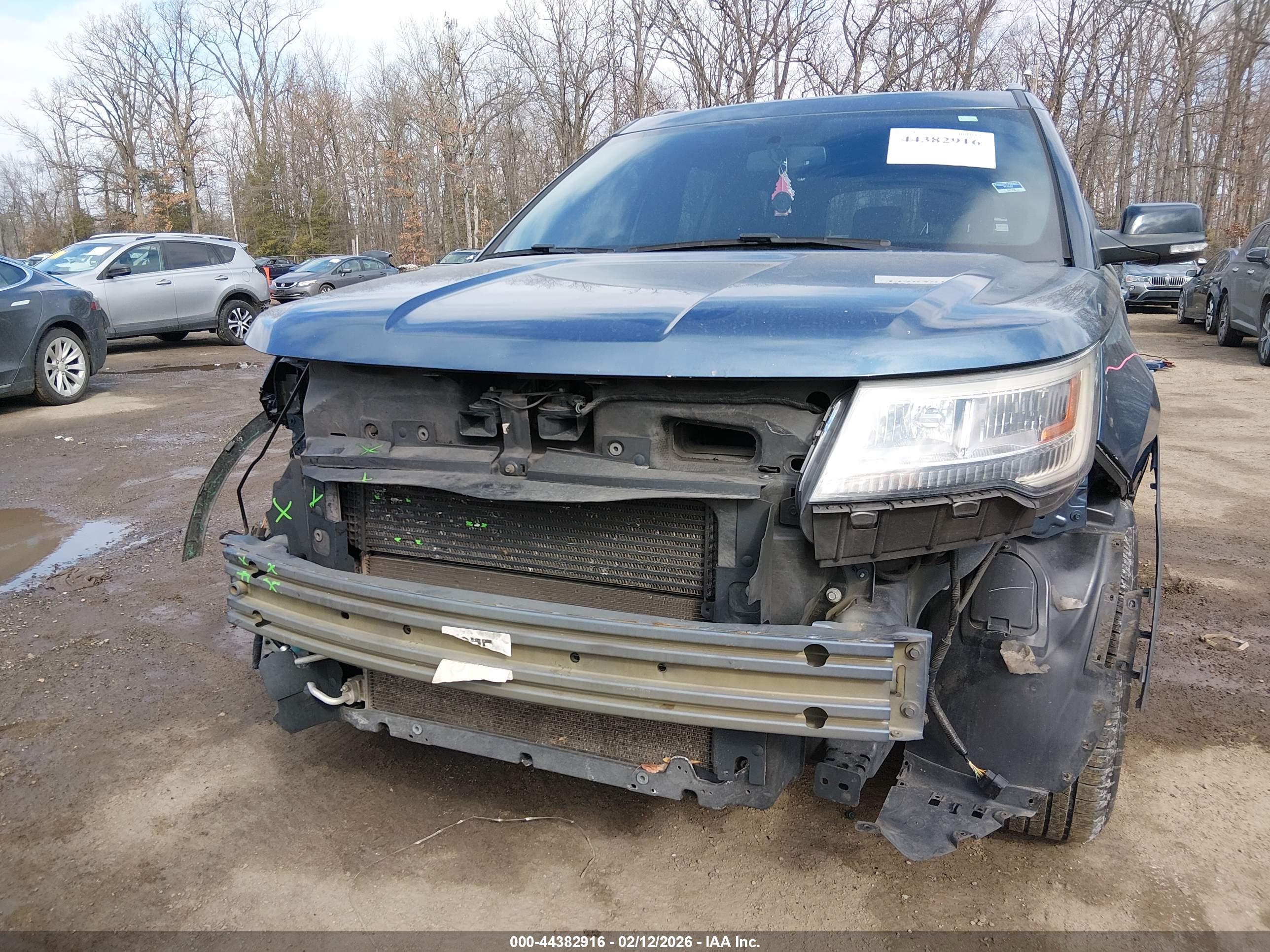 FORD EXPLORER image 6