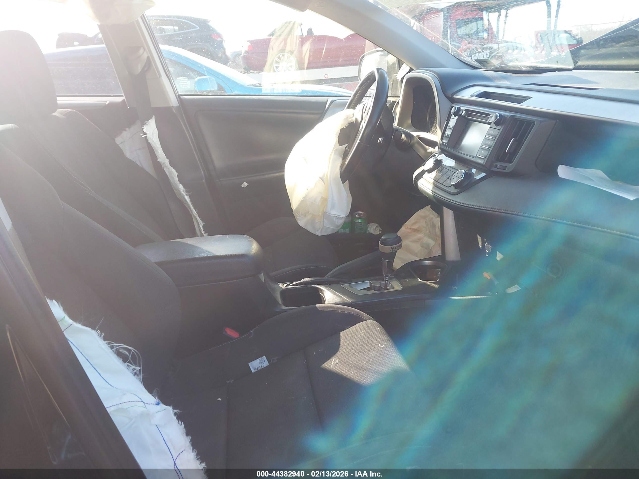 TOYOTA RAV4 image 5