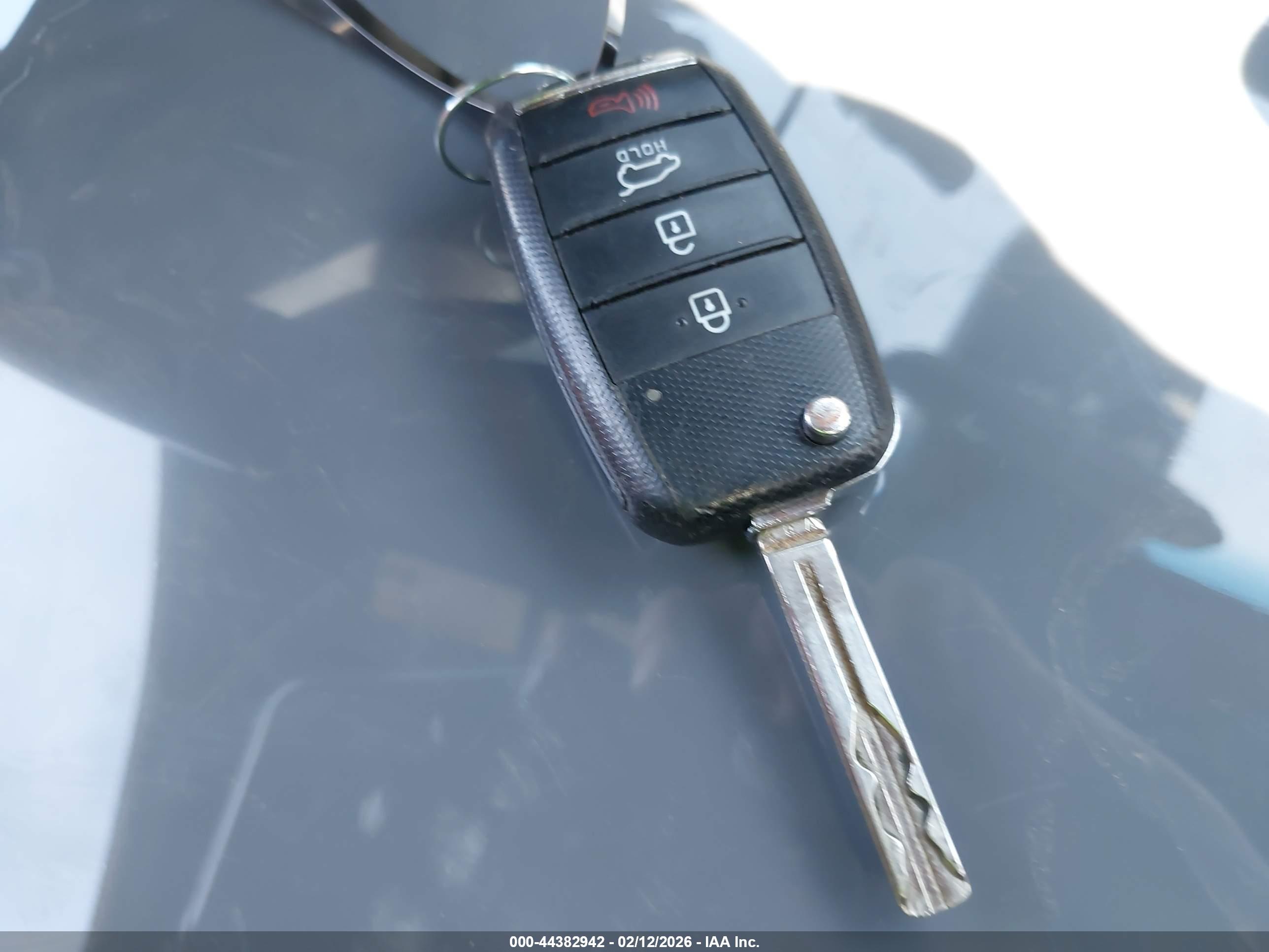 KIA SPORTAGE image 11